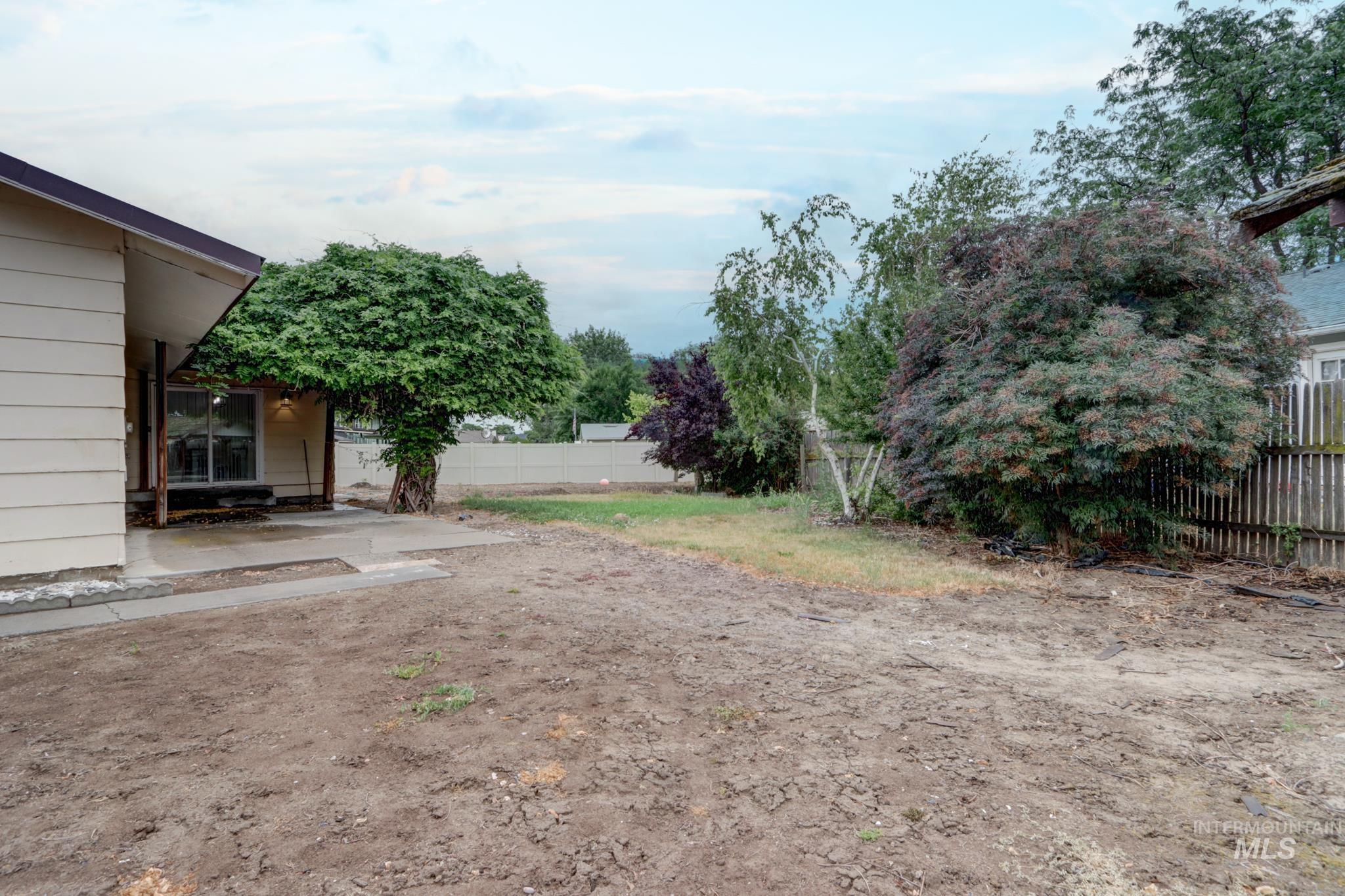 1192 SW 12th Ave, Ontario, Oregon 97914, 5 Bedrooms, 3 Bathrooms, Residential For Sale, Price $399,000,MLS 98991983