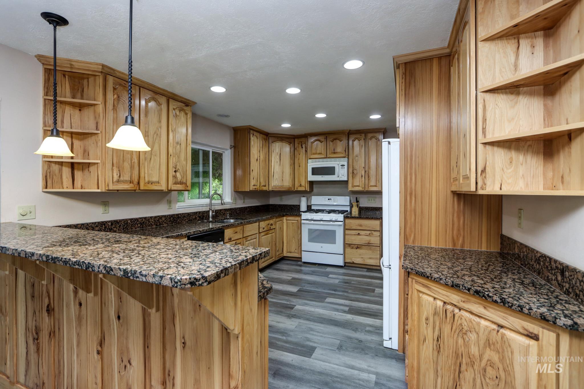 1192 SW 12th Ave, Ontario, Oregon 97914, 5 Bedrooms, 3 Bathrooms, Residential For Sale, Price $399,000,MLS 98991983