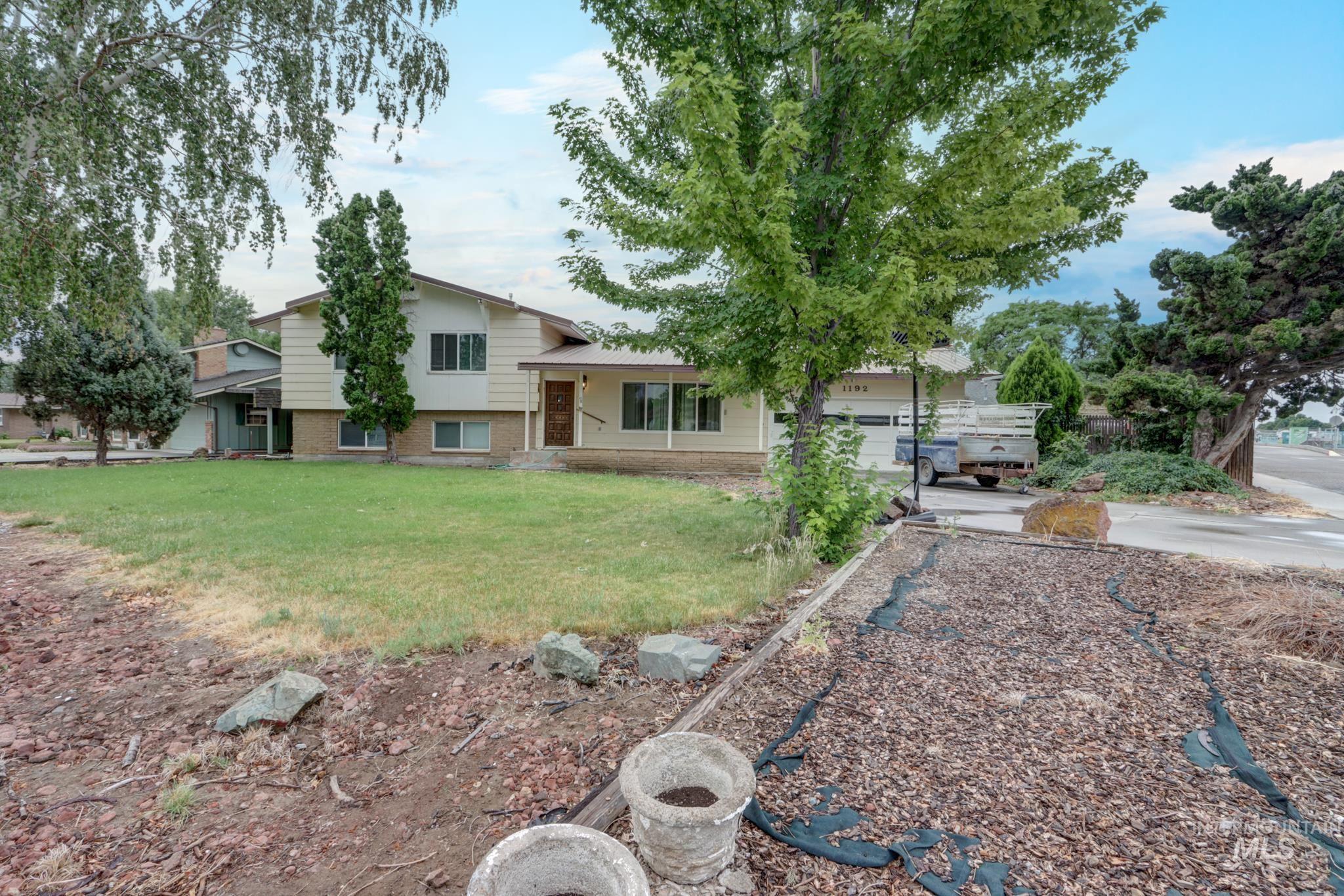 1192 SW 12th Ave, Ontario, Oregon 97914, 5 Bedrooms, 3 Bathrooms, Residential For Sale, Price $399,000,MLS 98991983
