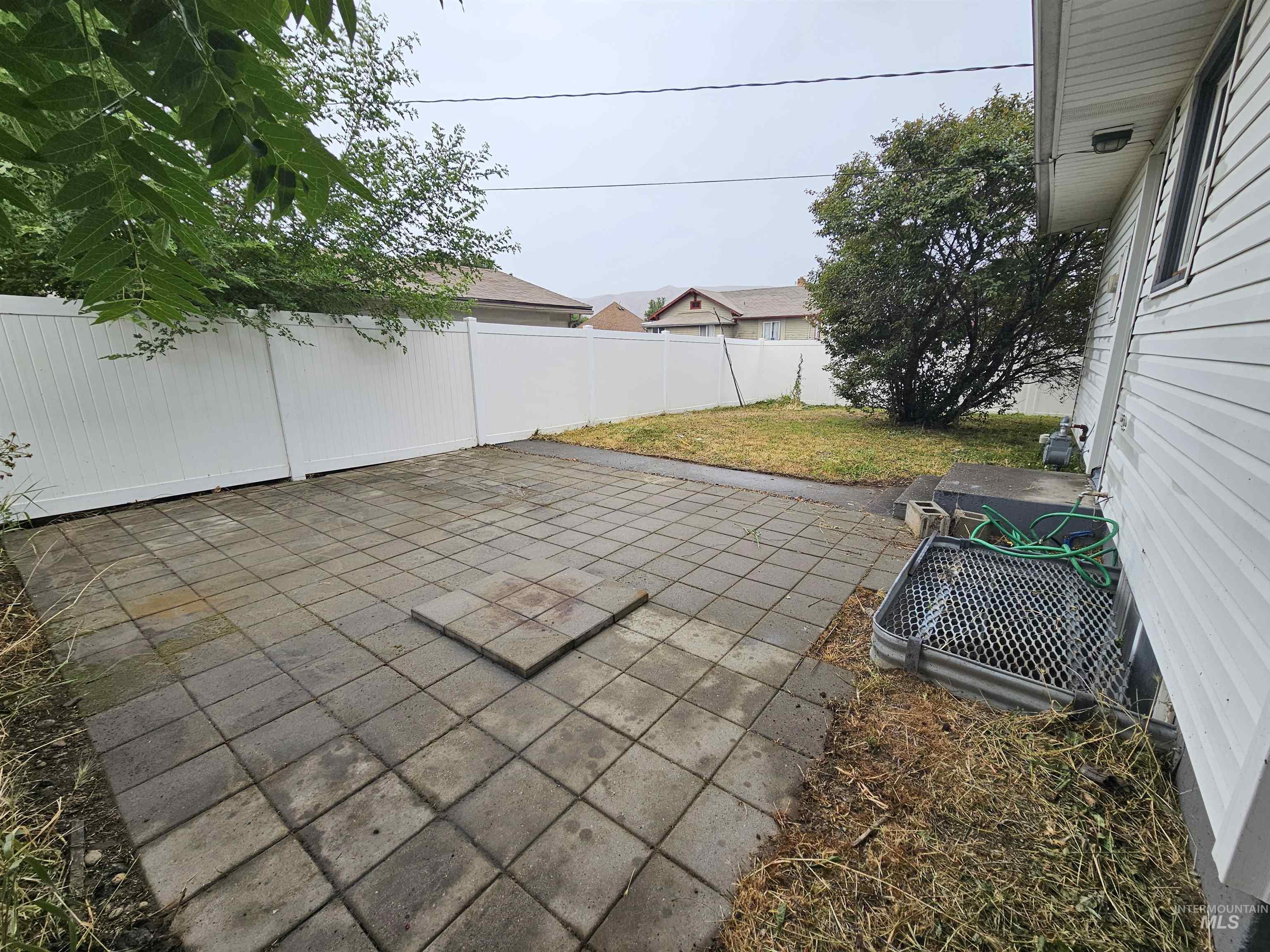 1722 11th ave, Lewiston, Idaho 83501, 4 Bedrooms, 2 Bathrooms, Residential For Sale, Price $245,000,MLS 98991985