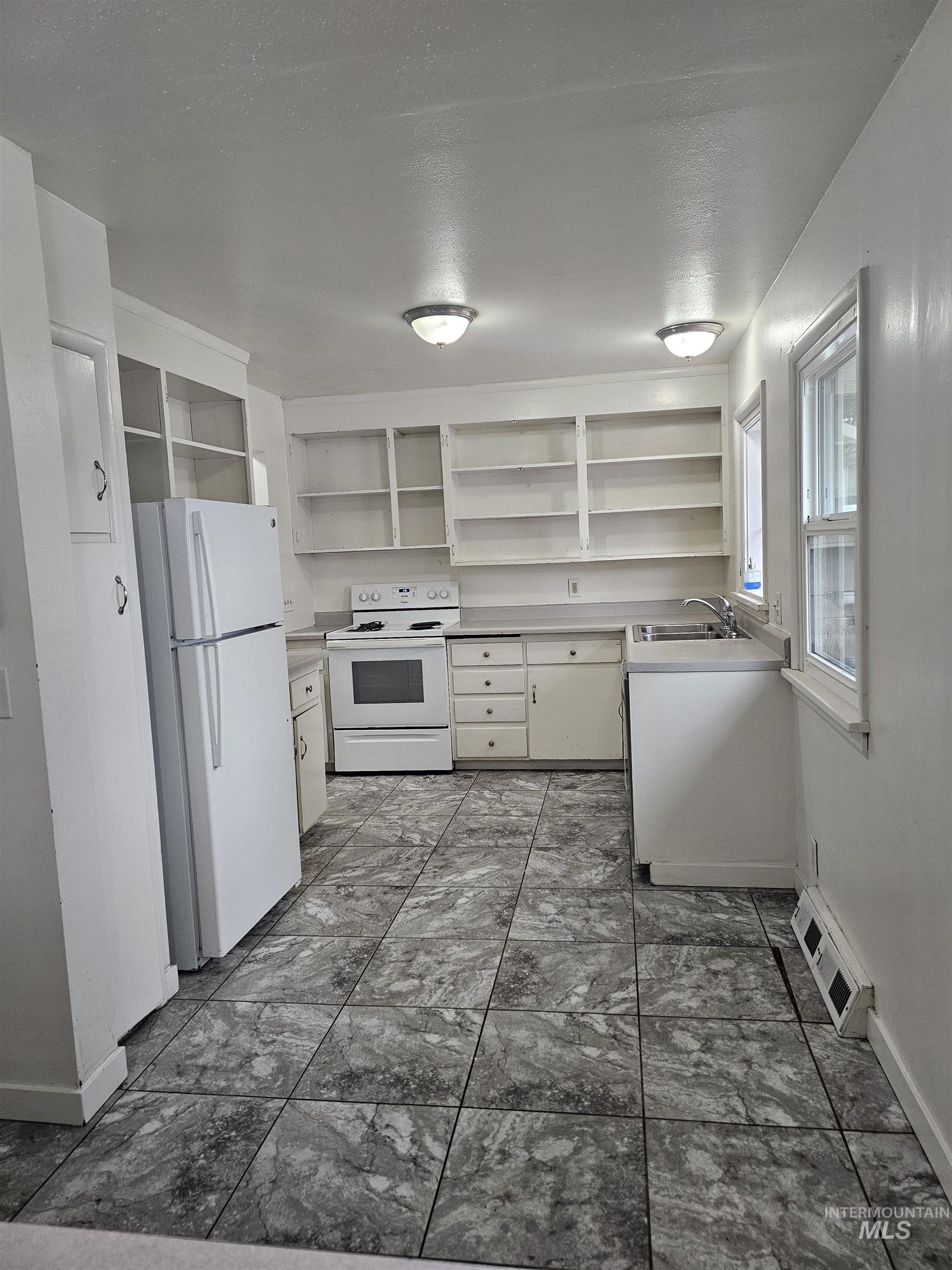 1722 11th ave, Lewiston, Idaho 83501, 4 Bedrooms, 2 Bathrooms, Residential For Sale, Price $245,000,MLS 98991985