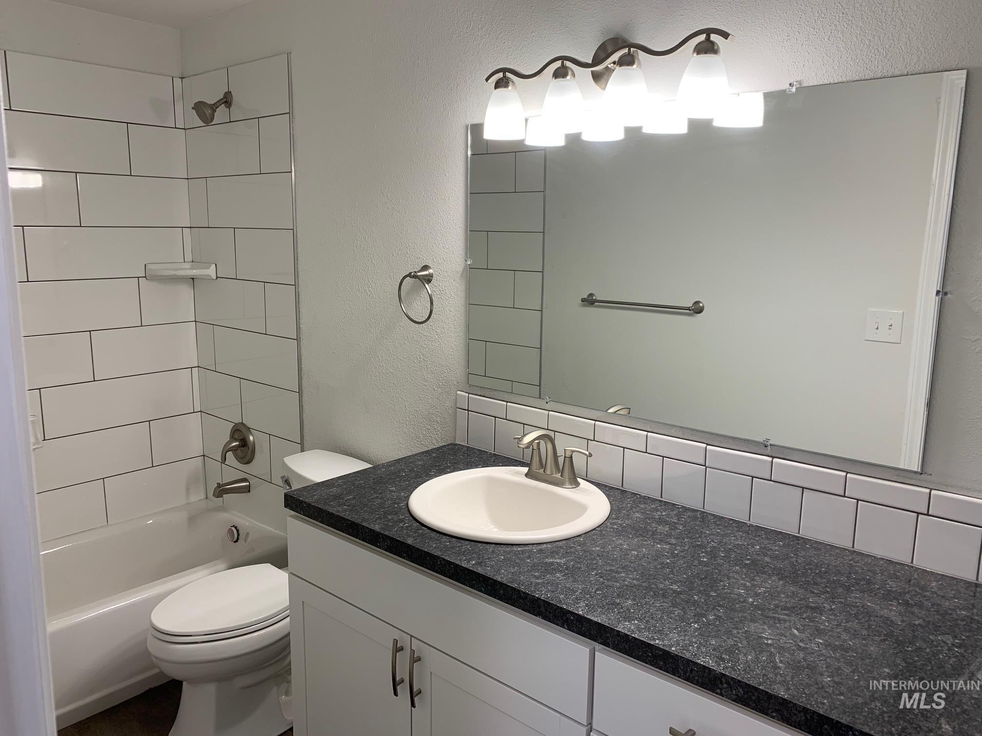 453 S S White Cloud Dr, Boise, Idaho 83709, 2 Bedrooms, 2 Bathrooms, Residential Income For Sale, Price $649,900,MLS 98991986