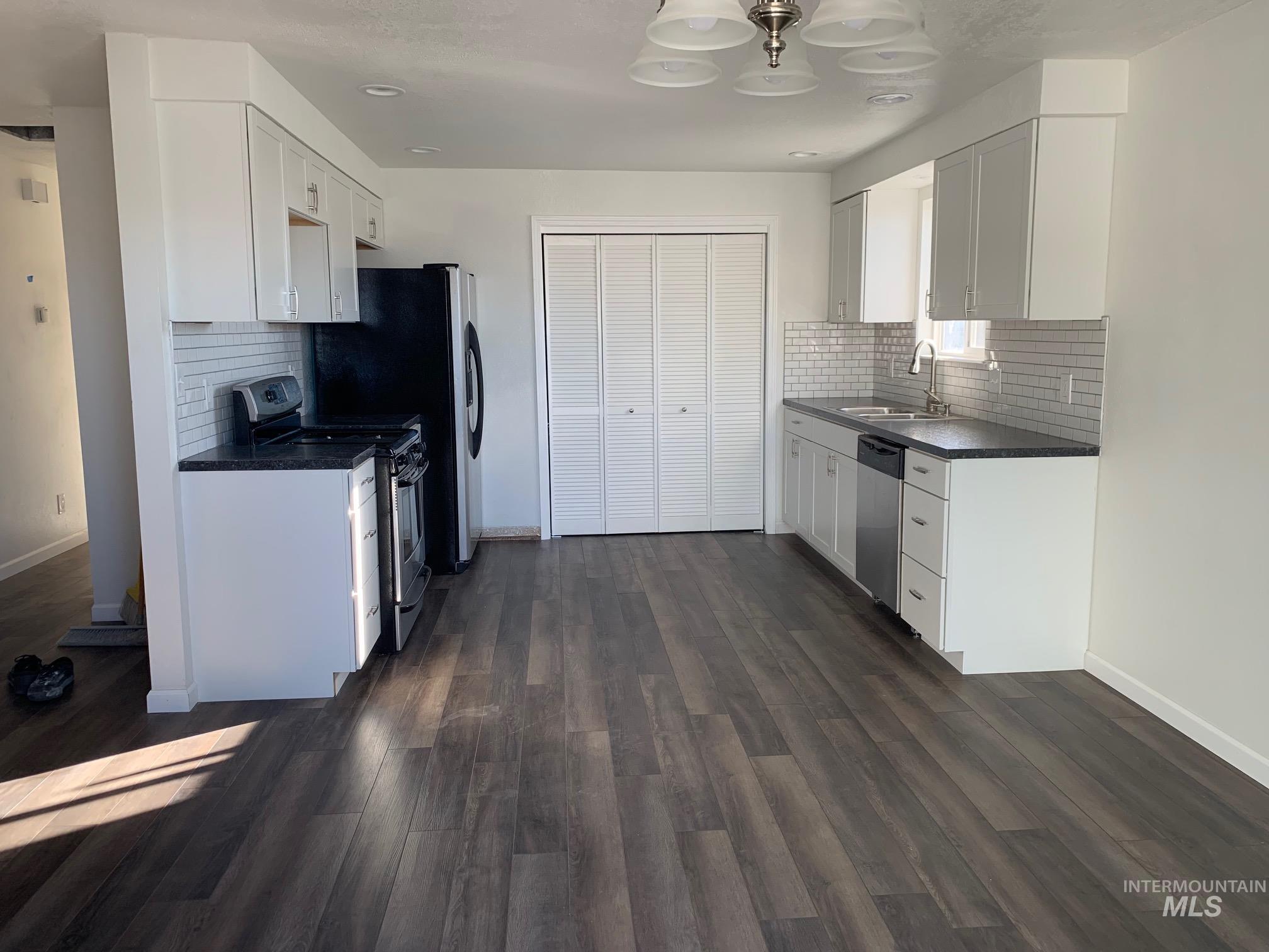 453 S S White Cloud Dr, Boise, Idaho 83709, 2 Bedrooms, 2 Bathrooms, Residential Income For Sale, Price $649,900,MLS 98991986