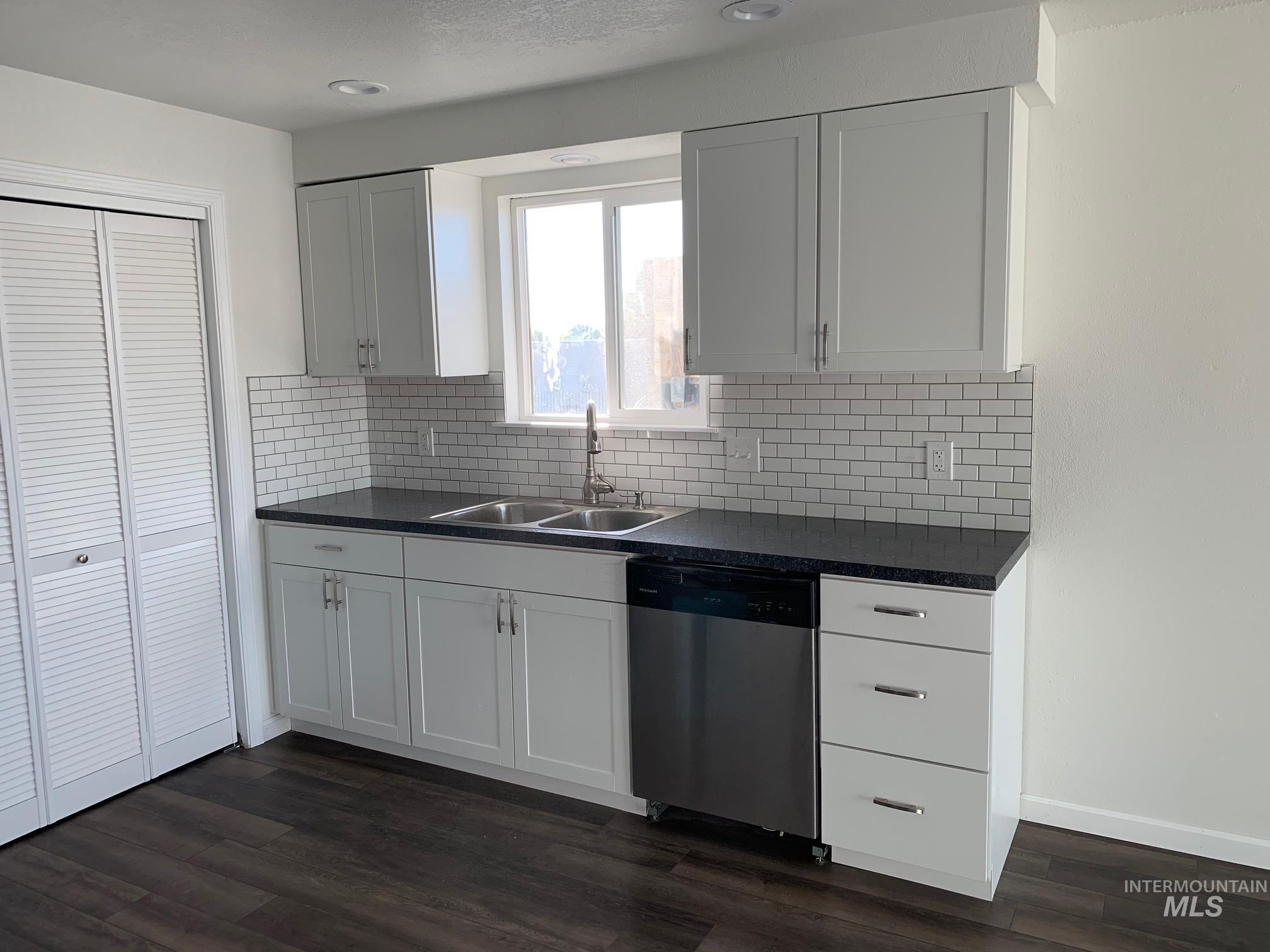 453 S S White Cloud Dr, Boise, Idaho 83709, 2 Bedrooms, 2 Bathrooms, Residential Income For Sale, Price $649,900,MLS 98991986