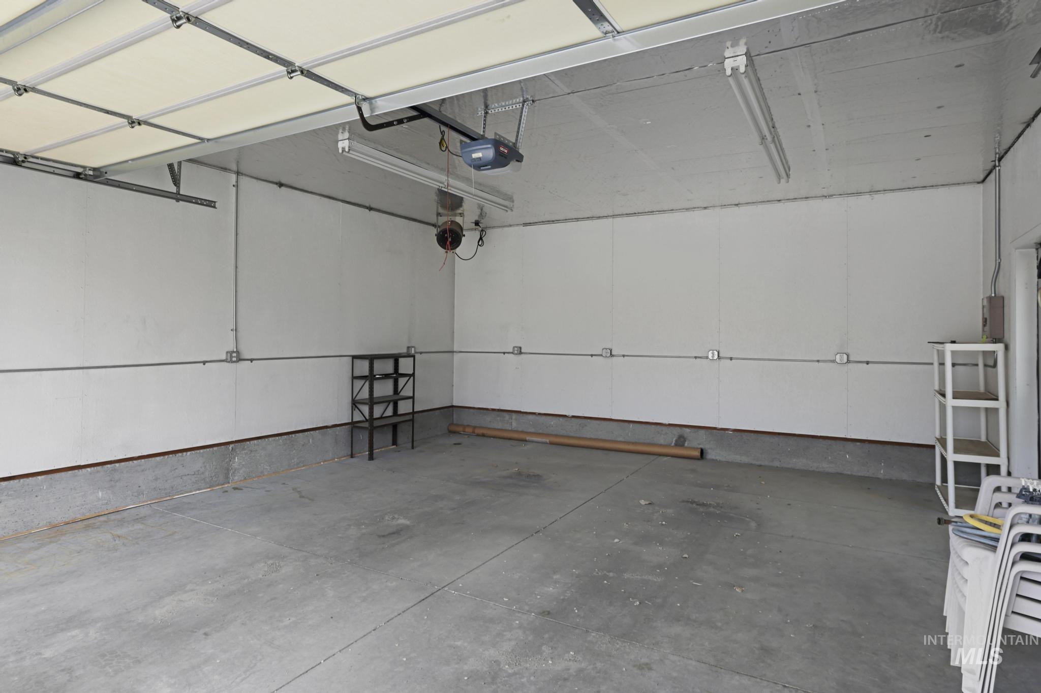 1501 Hansen Ave, Burley, Idaho 83318, 2 Bedrooms, 1 Bathroom, Residential For Sale, Price $220,000,MLS 98991990