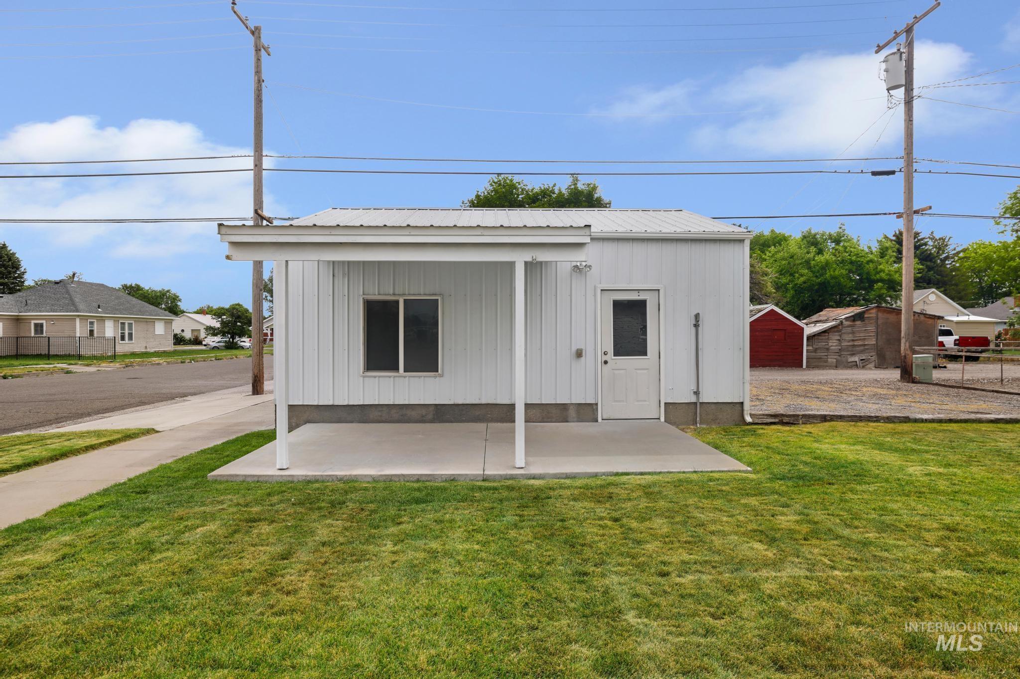 1501 Hansen Ave, Burley, Idaho 83318, 2 Bedrooms, 1 Bathroom, Residential For Sale, Price $220,000,MLS 98991990