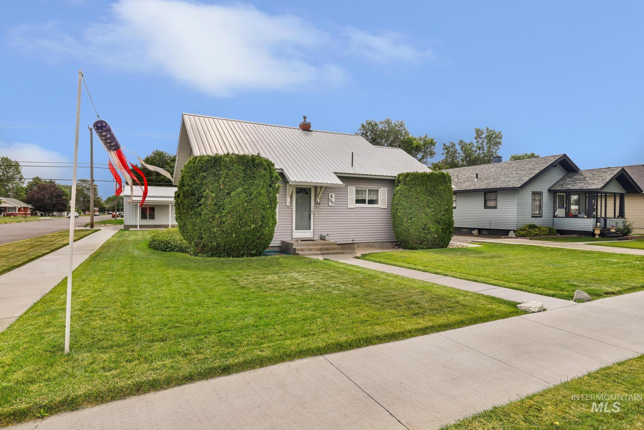 1501 Hansen Ave, Burley, Idaho 83318, 2 Bedrooms, 1 Bathroom, Residential For Sale, Price $220,000,MLS 98991990