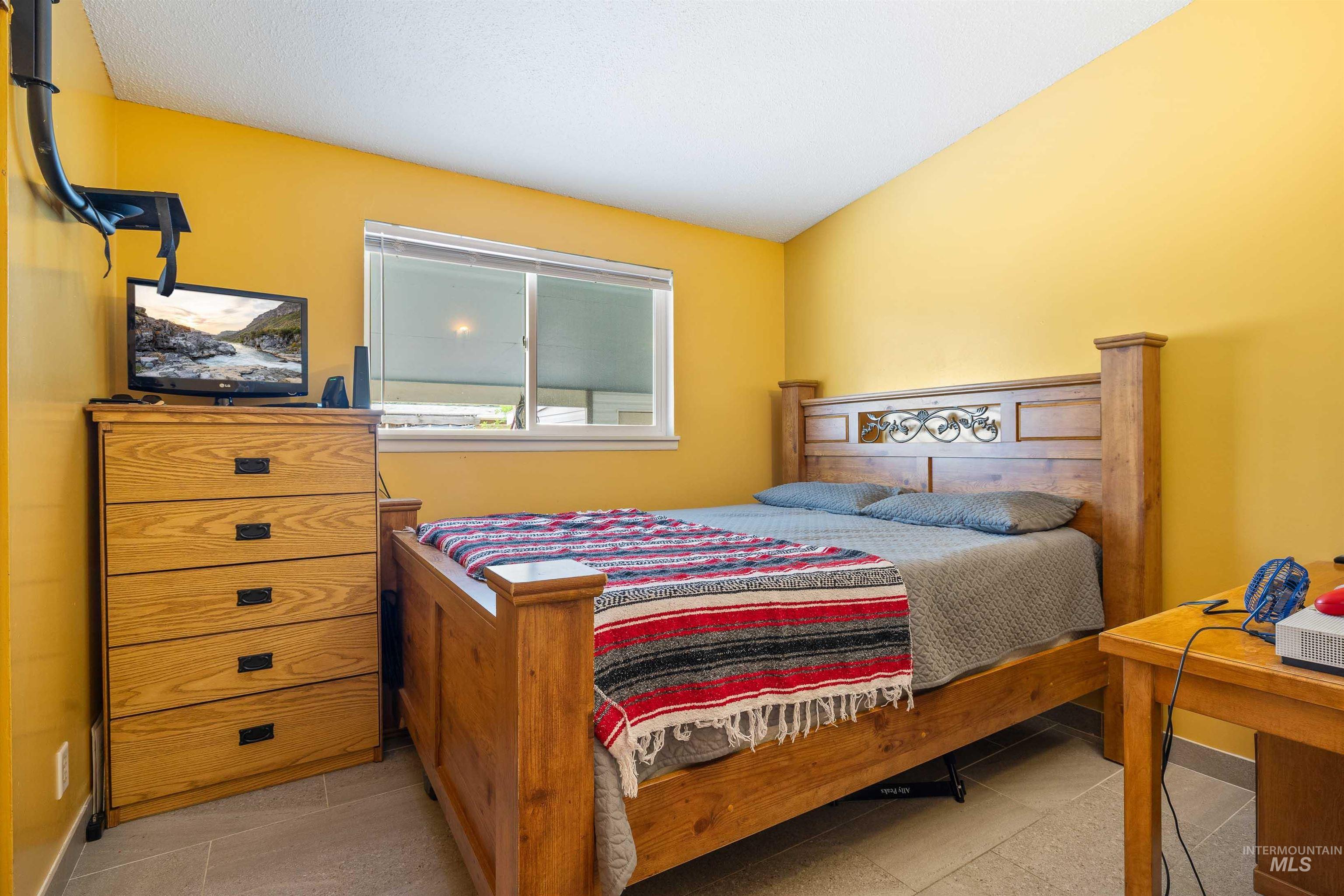 2158 Sherry Ln, Twin Falls, Idaho 83301, 6 Bedrooms, 3 Bathrooms, Residential For Sale, Price $390,000,MLS 98991991