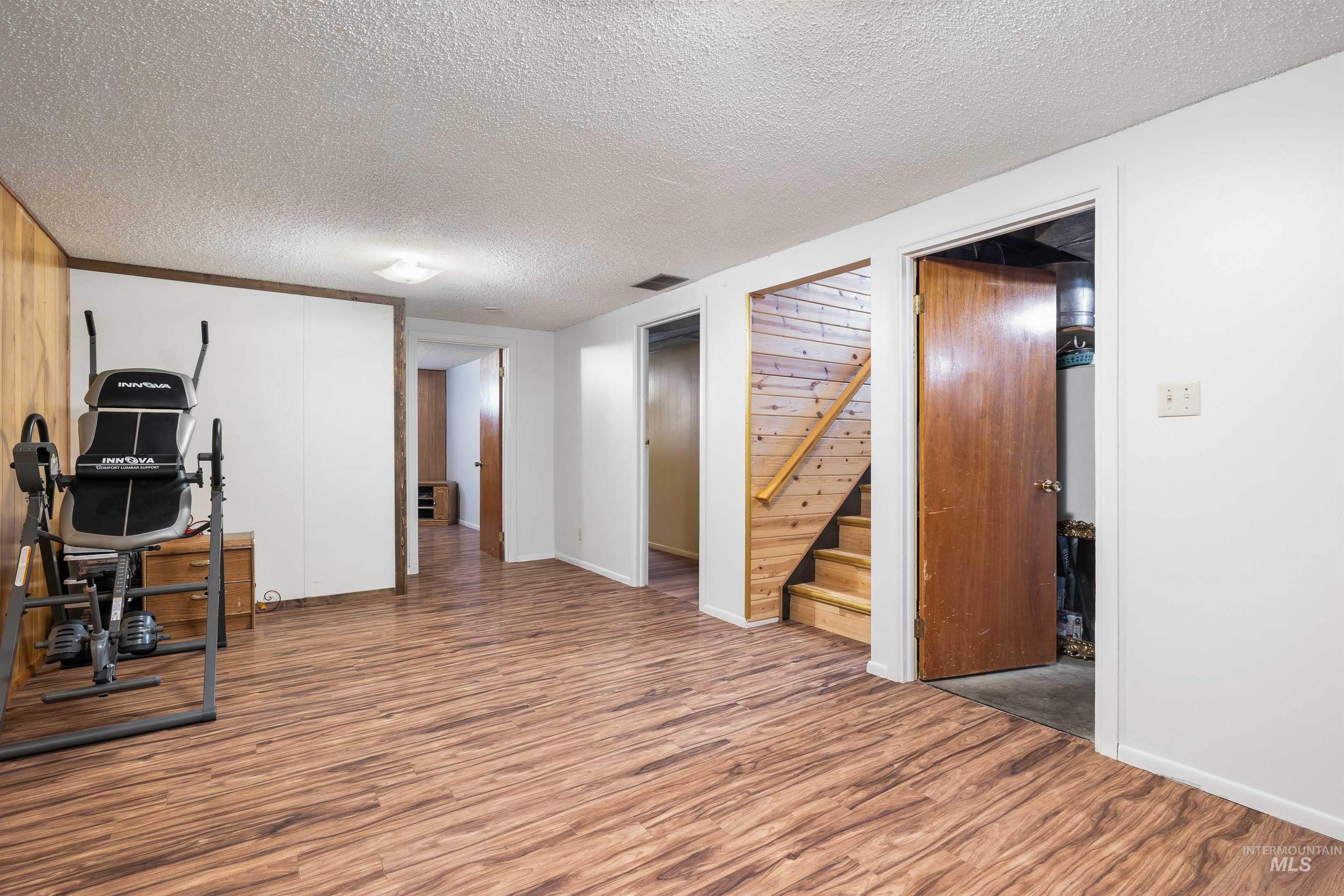 2158 Sherry Ln, Twin Falls, Idaho 83301, 6 Bedrooms, 3 Bathrooms, Residential For Sale, Price $390,000,MLS 98991991