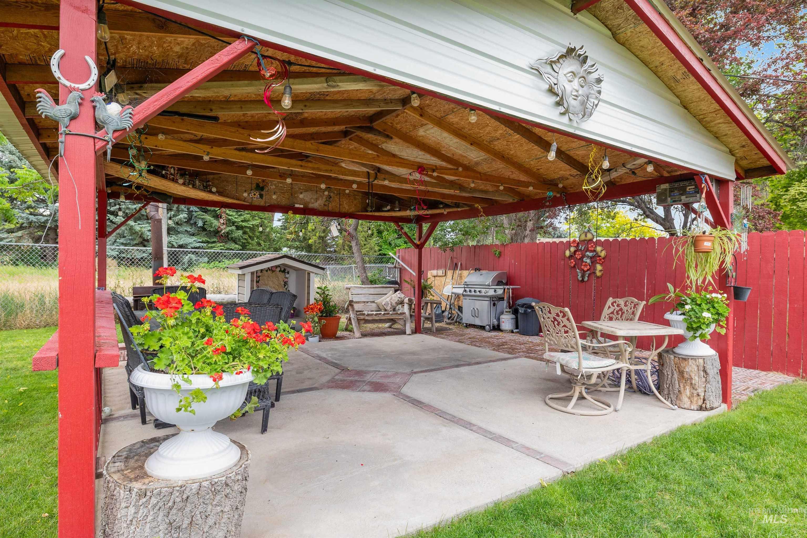 2158 Sherry Ln, Twin Falls, Idaho 83301, 6 Bedrooms, 3 Bathrooms, Residential For Sale, Price $390,000,MLS 98991991