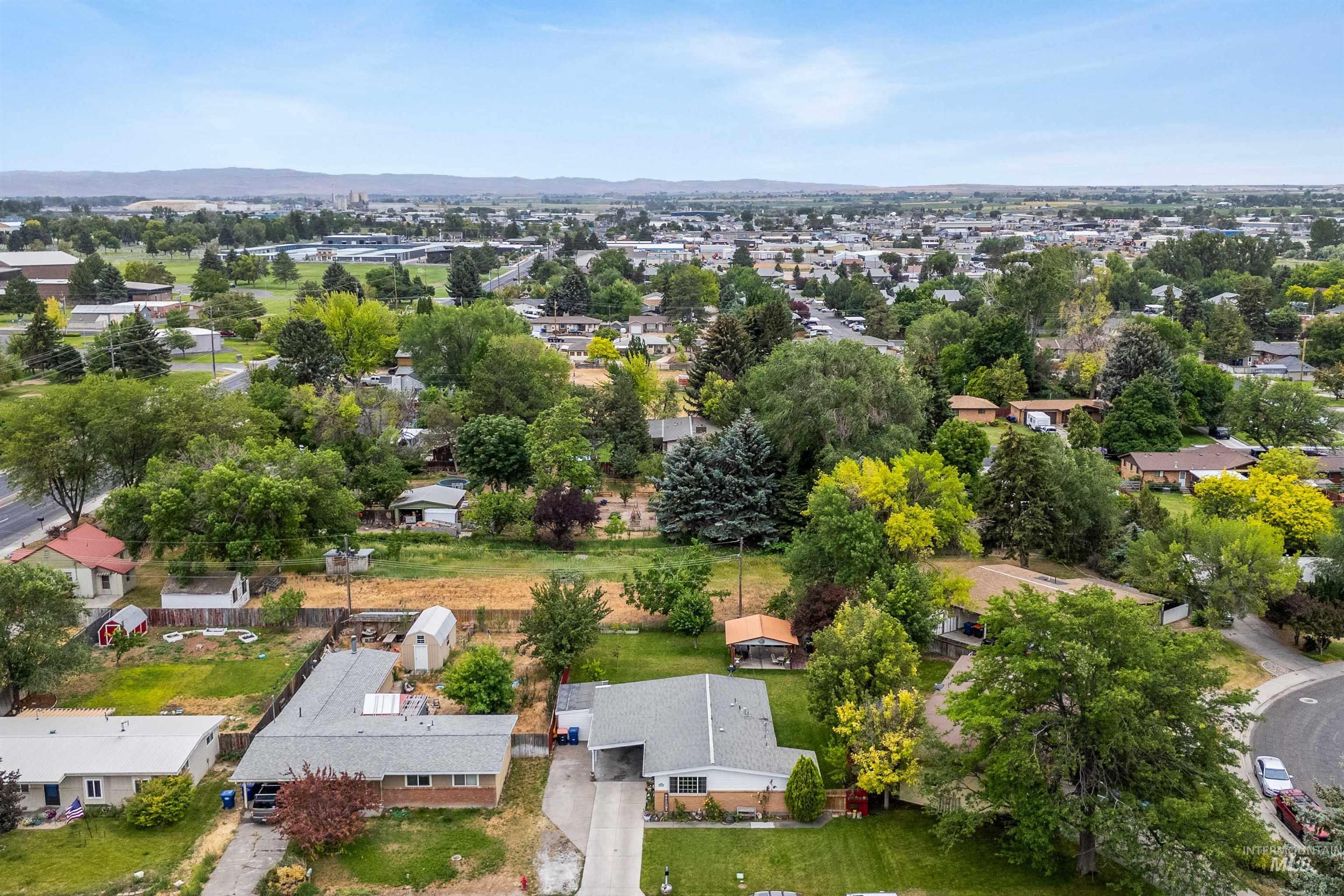 2158 Sherry Ln, Twin Falls, Idaho 83301, 6 Bedrooms, 3 Bathrooms, Residential For Sale, Price $390,000,MLS 98991991