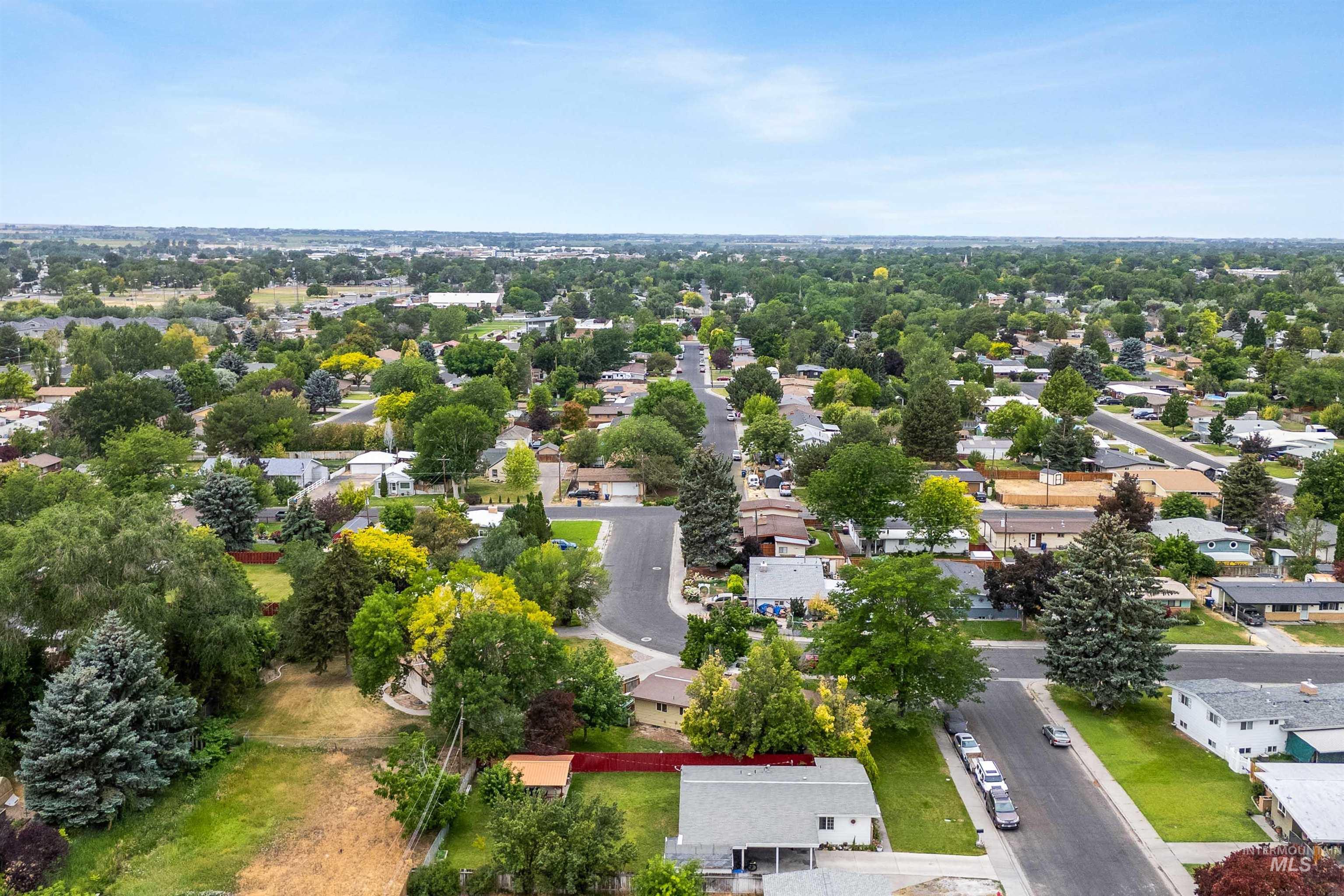 2158 Sherry Ln, Twin Falls, Idaho 83301, 6 Bedrooms, 3 Bathrooms, Residential For Sale, Price $390,000,MLS 98991991