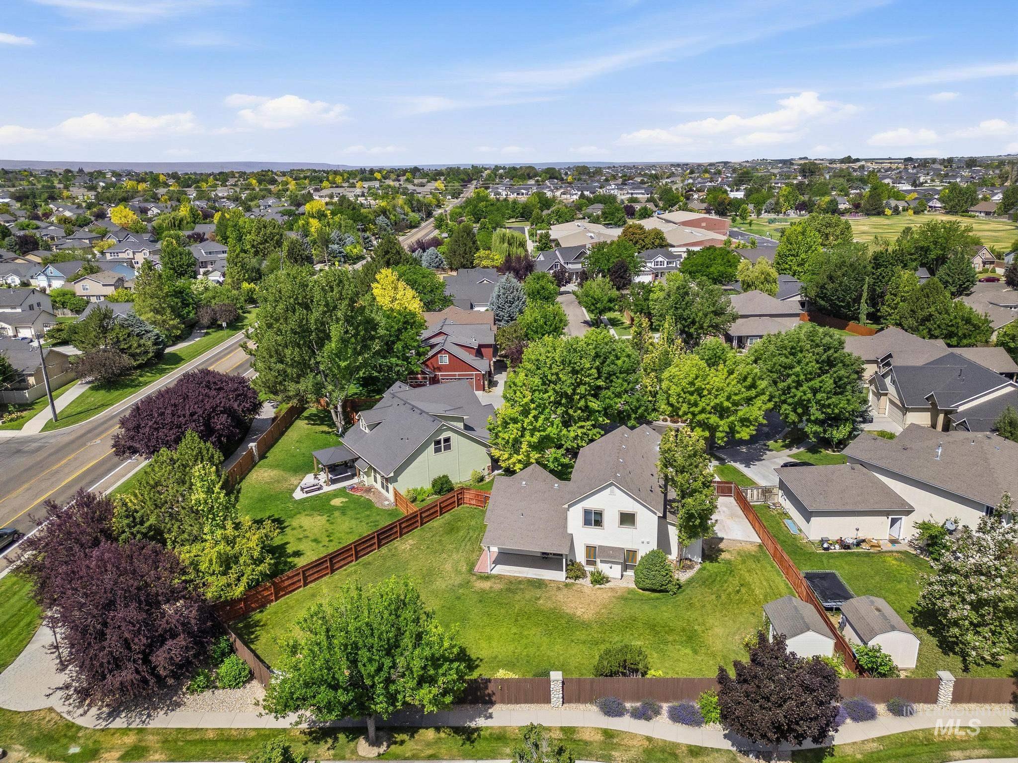 1491 S Millstream Ct, Nampa, Idaho 83686, 4 Bedrooms, 3 Bathrooms, Residential For Sale, Price $489,990,MLS 98991994