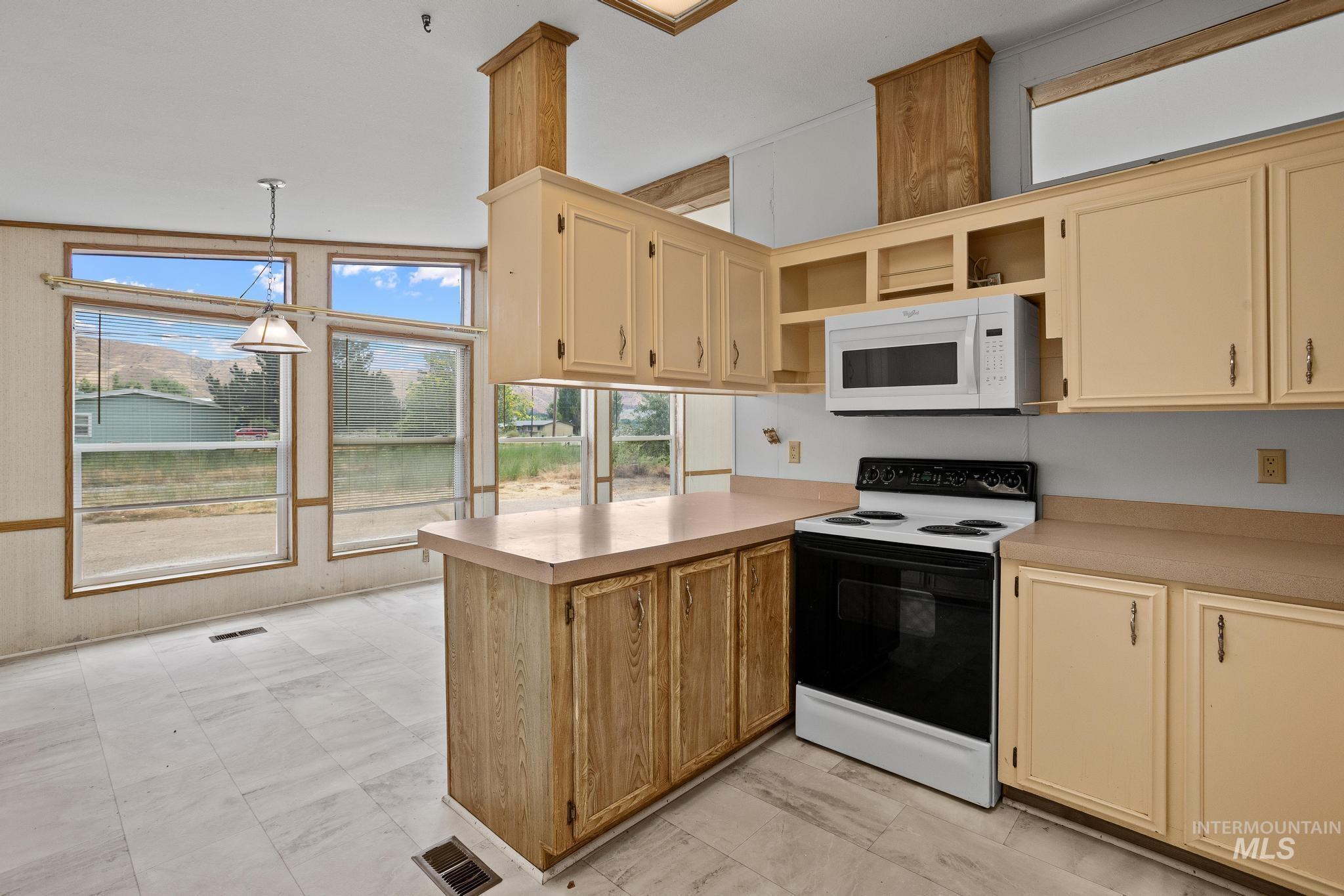 3680 S Mill Rd, Emmett, Idaho 83617, 2 Bedrooms, 2 Bathrooms, Residential For Sale, Price $449,900,MLS 98991996