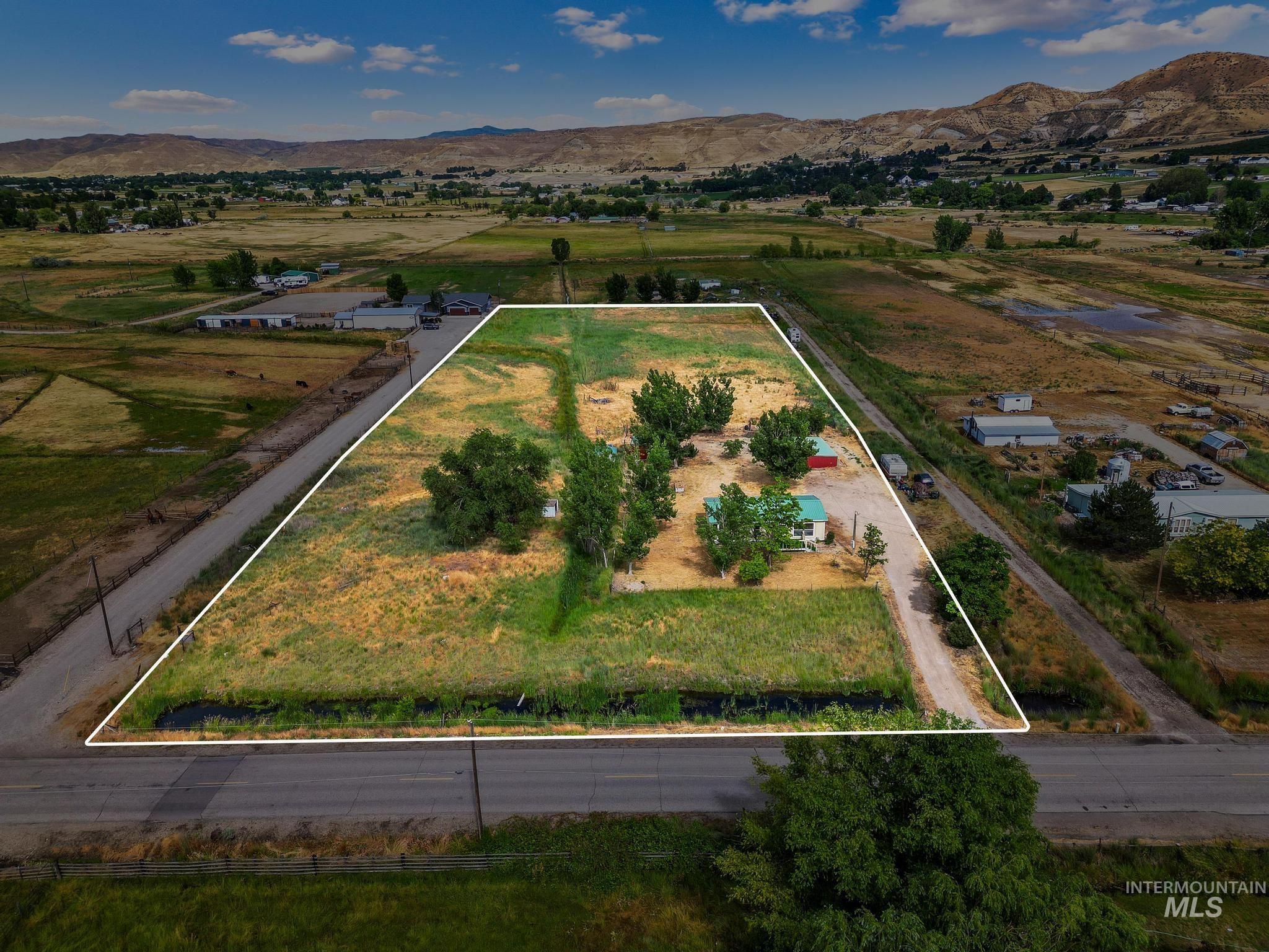3680 S Mill Rd, Emmett, Idaho 83617, 2 Bedrooms, 2 Bathrooms, Residential For Sale, Price $449,900,MLS 98991996