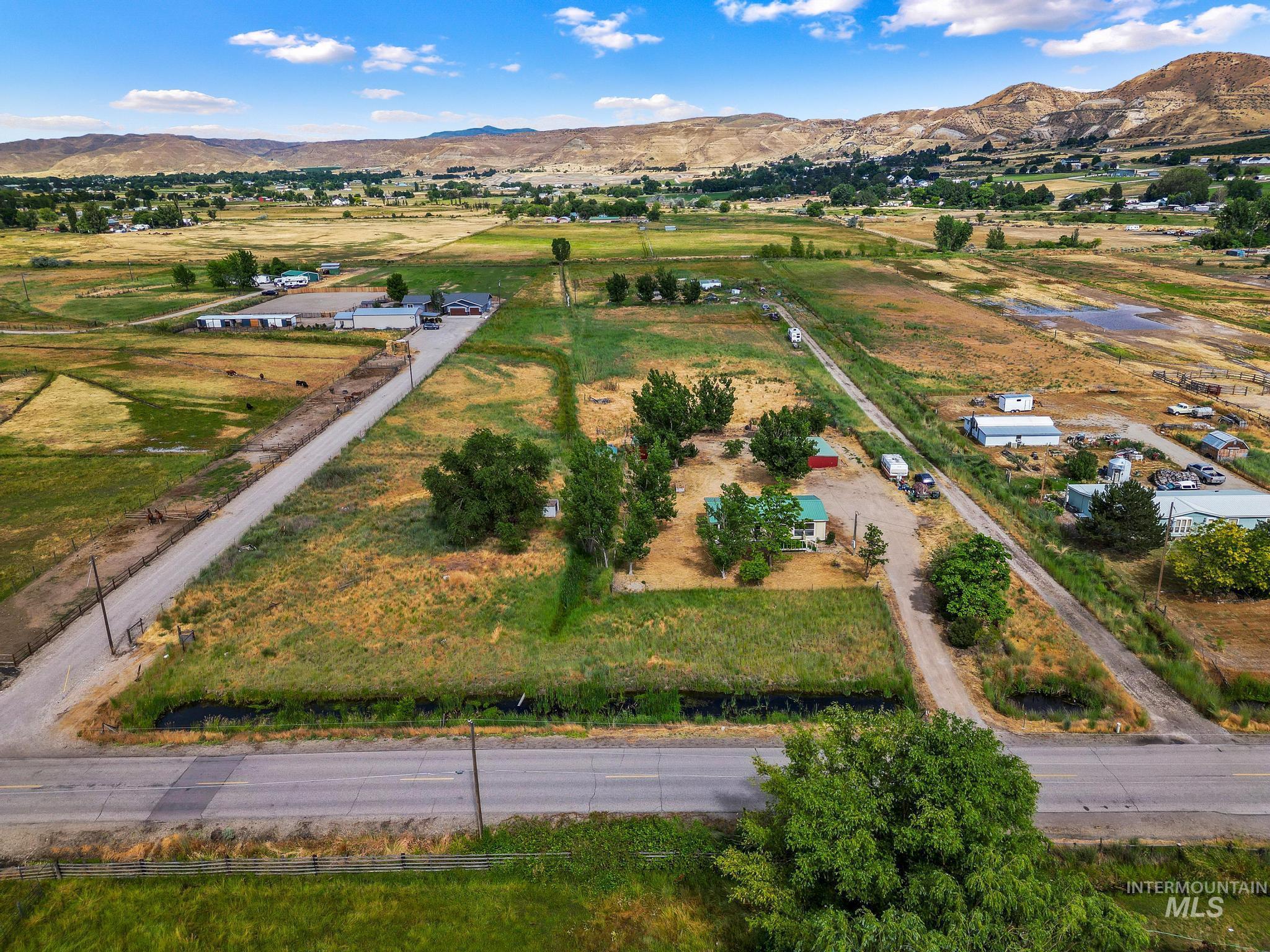 3680 S Mill Rd, Emmett, Idaho 83617, 2 Bedrooms, 2 Bathrooms, Residential For Sale, Price $449,900,MLS 98991996