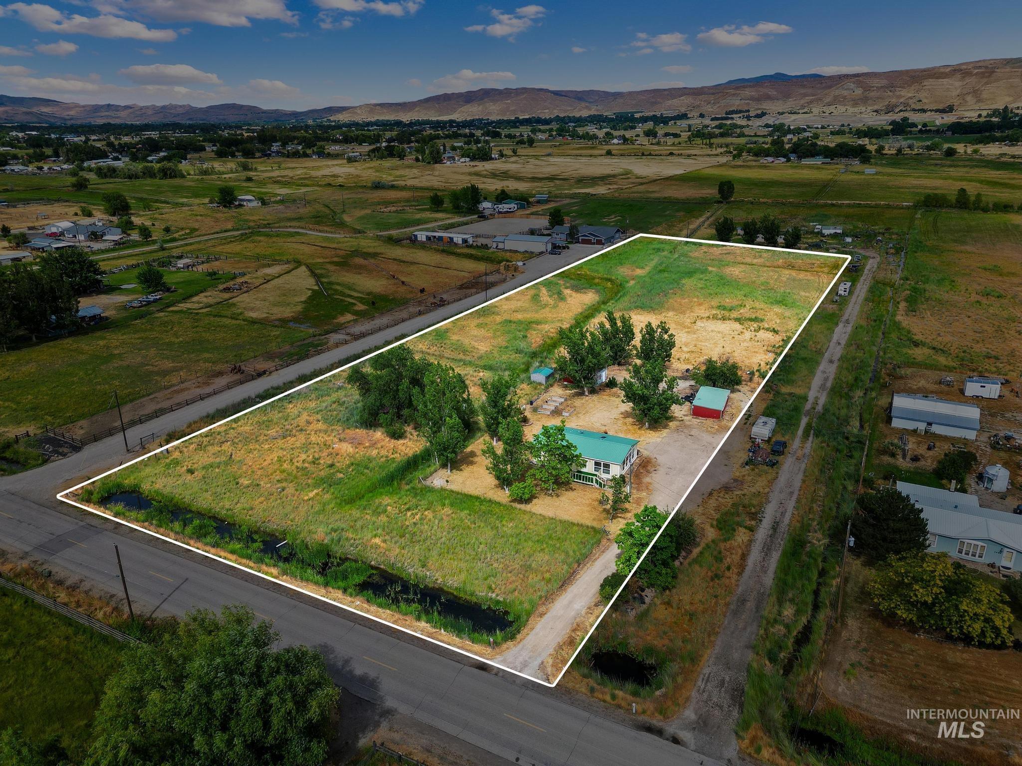 3680 S Mill Rd, Emmett, Idaho 83617, 2 Bedrooms, 2 Bathrooms, Residential For Sale, Price $449,900,MLS 98991996