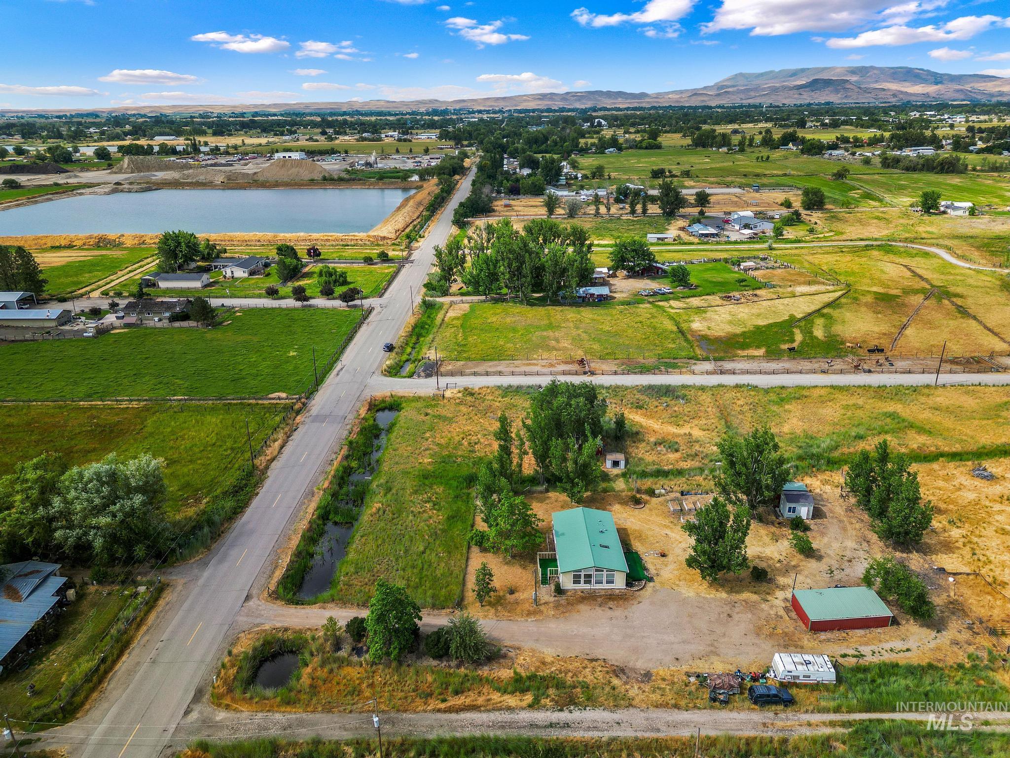 3680 S Mill Rd, Emmett, Idaho 83617, 2 Bedrooms, 2 Bathrooms, Residential For Sale, Price $449,900,MLS 98991996