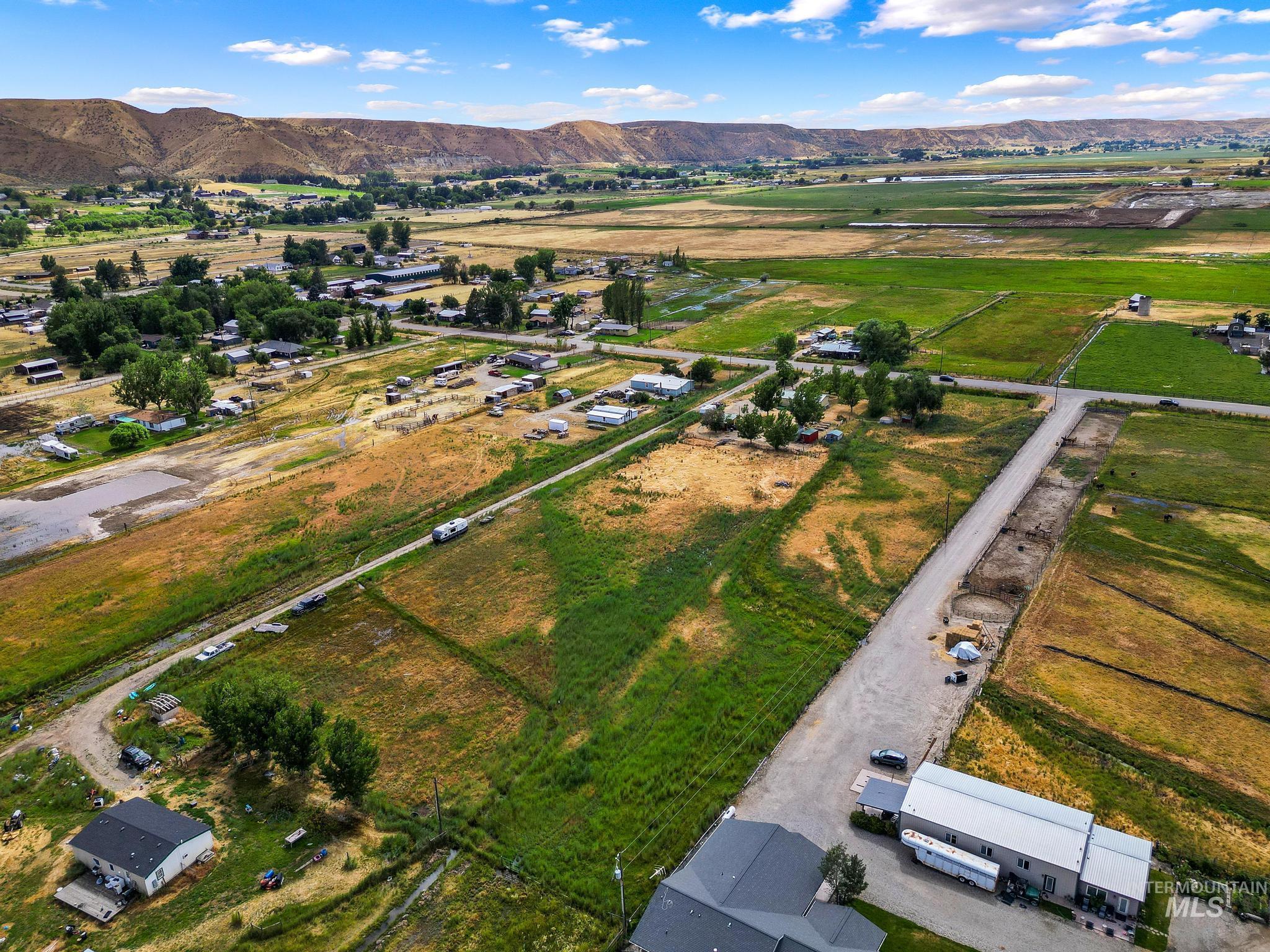 3680 S Mill Rd, Emmett, Idaho 83617, 2 Bedrooms, 2 Bathrooms, Residential For Sale, Price $449,900,MLS 98991996