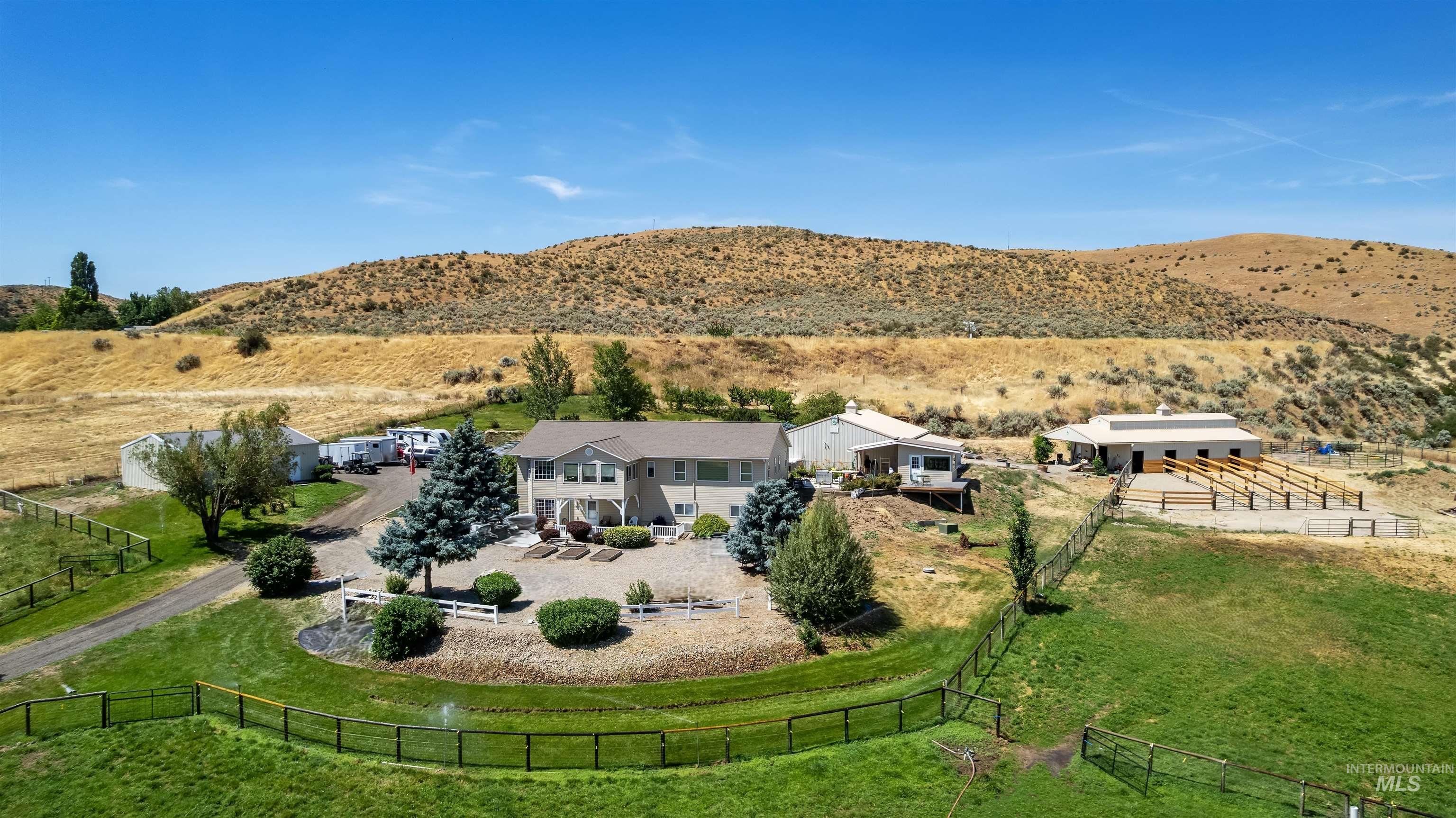 4255 Valley View Rd, Emmett, Idaho 83617, 4 Bedrooms, 3.5 Bathrooms, Residential For Sale, Price $1,695,000,MLS 98991997