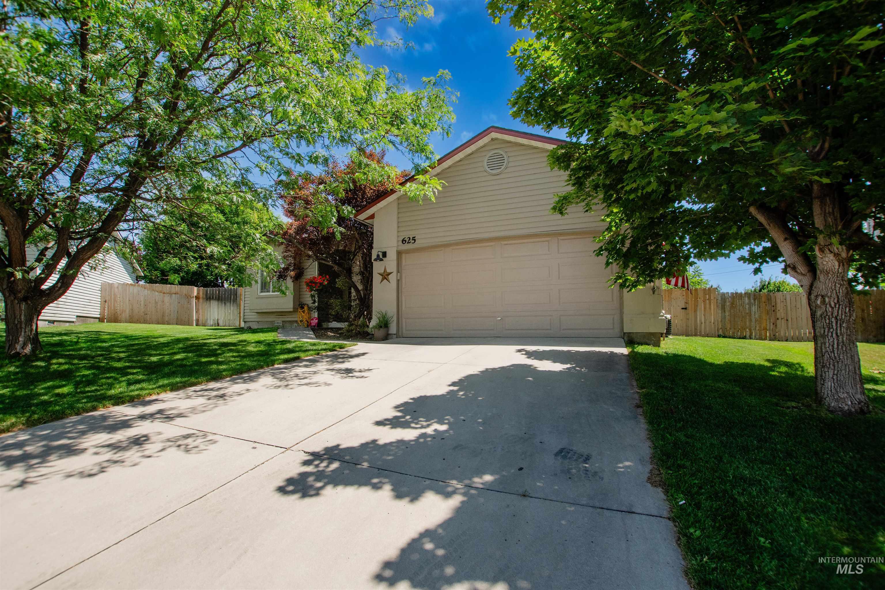625 Mulberry Loop, Nampa, Idaho 83686, 4 Bedrooms, 2 Bathrooms, Residential For Sale, Price $399,900,MLS 98991998
