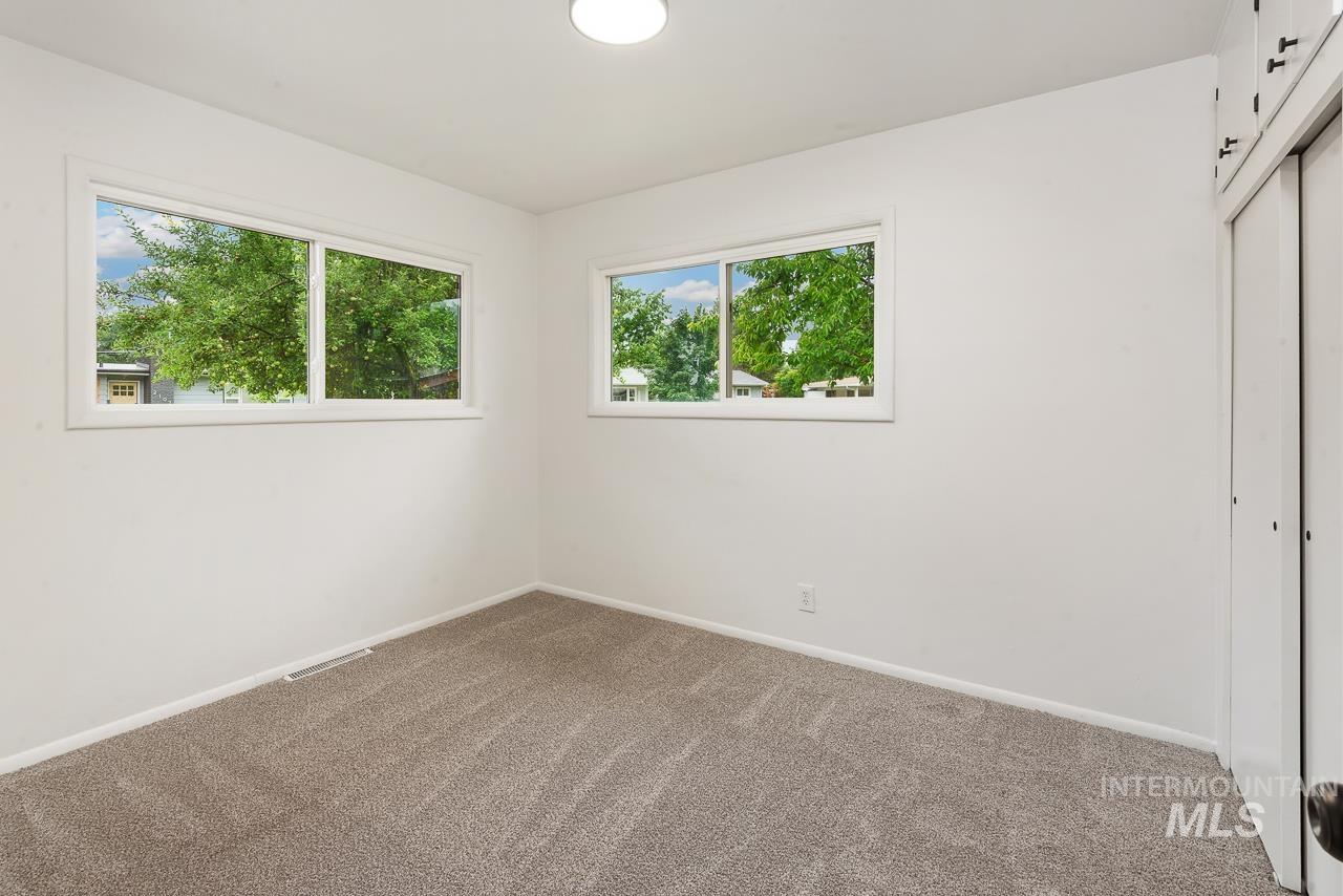 2110 S Broadmoor Dr, Boise, Idaho 83705, 3 Bedrooms, 1.5 Bathrooms, Residential For Sale, Price $500,000,MLS 98991999