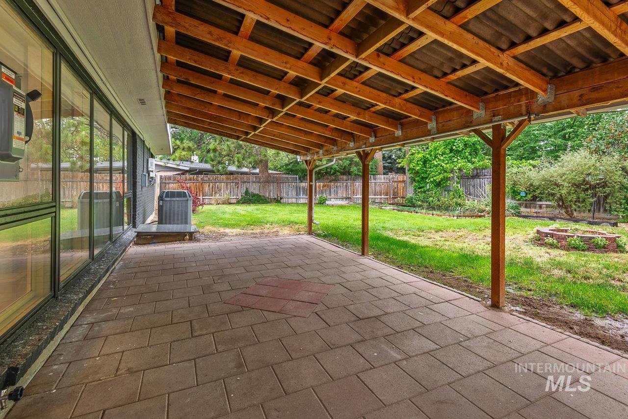2110 S Broadmoor Dr, Boise, Idaho 83705, 3 Bedrooms, 1.5 Bathrooms, Residential For Sale, Price $500,000,MLS 98991999