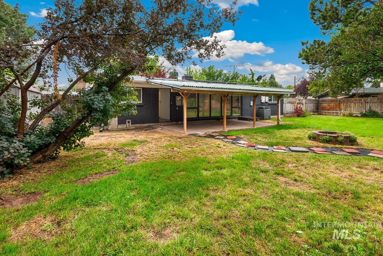 2110 S Broadmoor Dr, Boise, Idaho 83705, 3 Bedrooms, 1.5 Bathrooms, Residential For Sale, Price $500,000,MLS 98991999