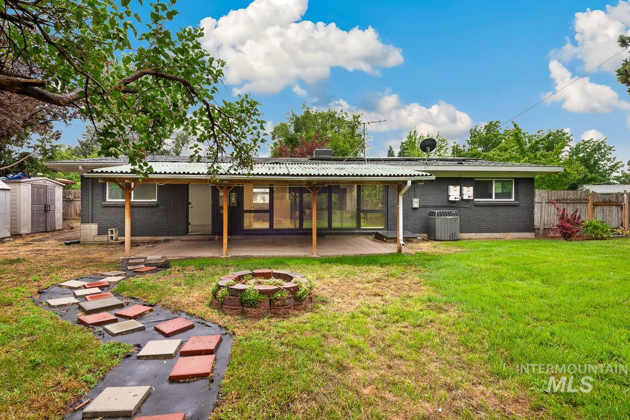 2110 S Broadmoor Dr, Boise, Idaho 83705, 3 Bedrooms, 1.5 Bathrooms, Residential For Sale, Price $500,000,MLS 98991999