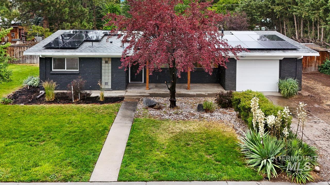 2110 S Broadmoor Dr, Boise, Idaho 83705, 3 Bedrooms, 1.5 Bathrooms, Residential For Sale, Price $500,000,MLS 98991999