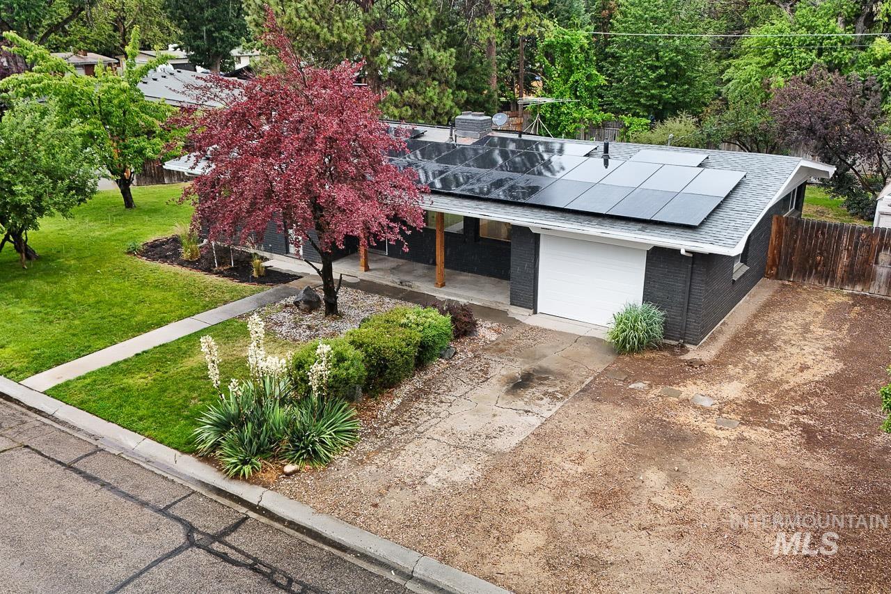 2110 S Broadmoor Dr, Boise, Idaho 83705, 3 Bedrooms, 1.5 Bathrooms, Residential For Sale, Price $500,000,MLS 98991999
