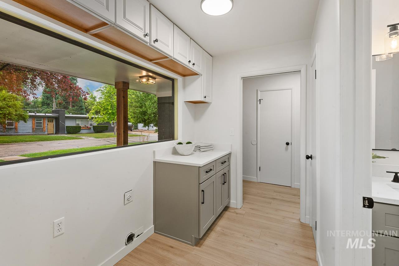 2110 S Broadmoor Dr, Boise, Idaho 83705, 3 Bedrooms, 1.5 Bathrooms, Residential For Sale, Price $500,000,MLS 98991999