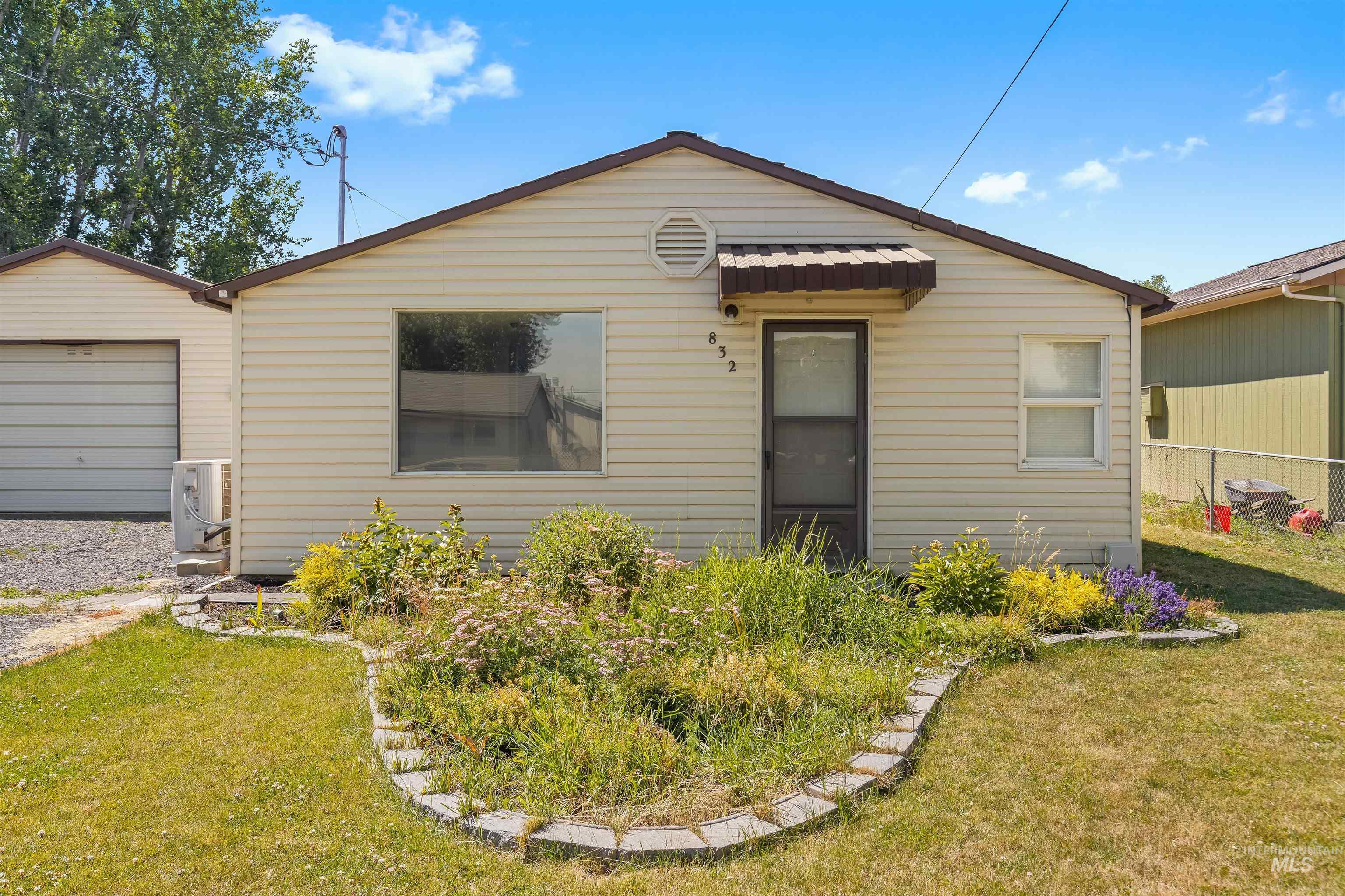 832 Linden Ave, Lewiston, Idaho 83501, 3 Bedrooms, 1 Bathroom, Residential For Sale, Price $345,000,MLS 98992000