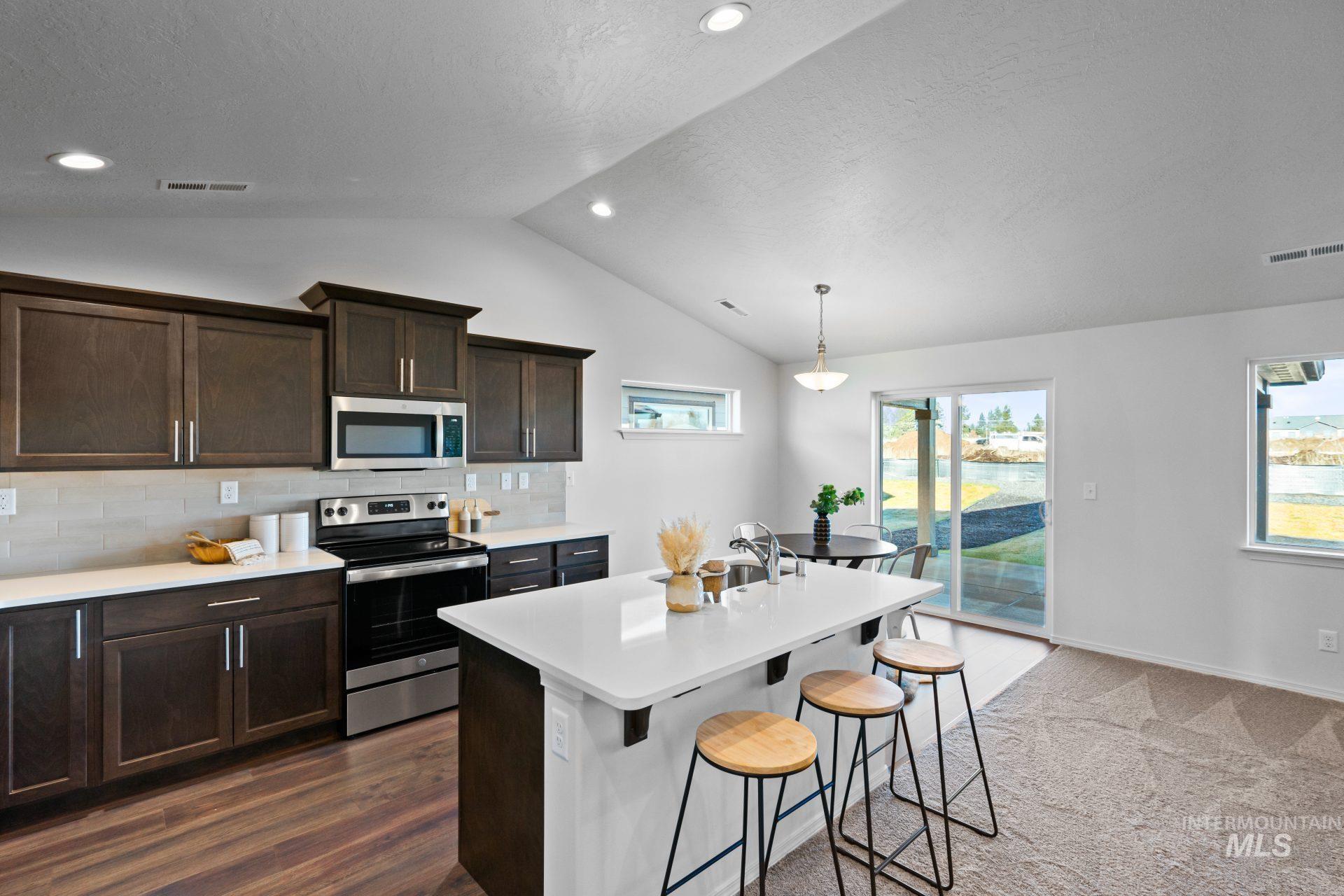 594 Upland Ave, Twin Falls, Idaho 83301, 3 Bedrooms, 2 Bathrooms, Residential For Sale, Price $359,990,MLS 98992004