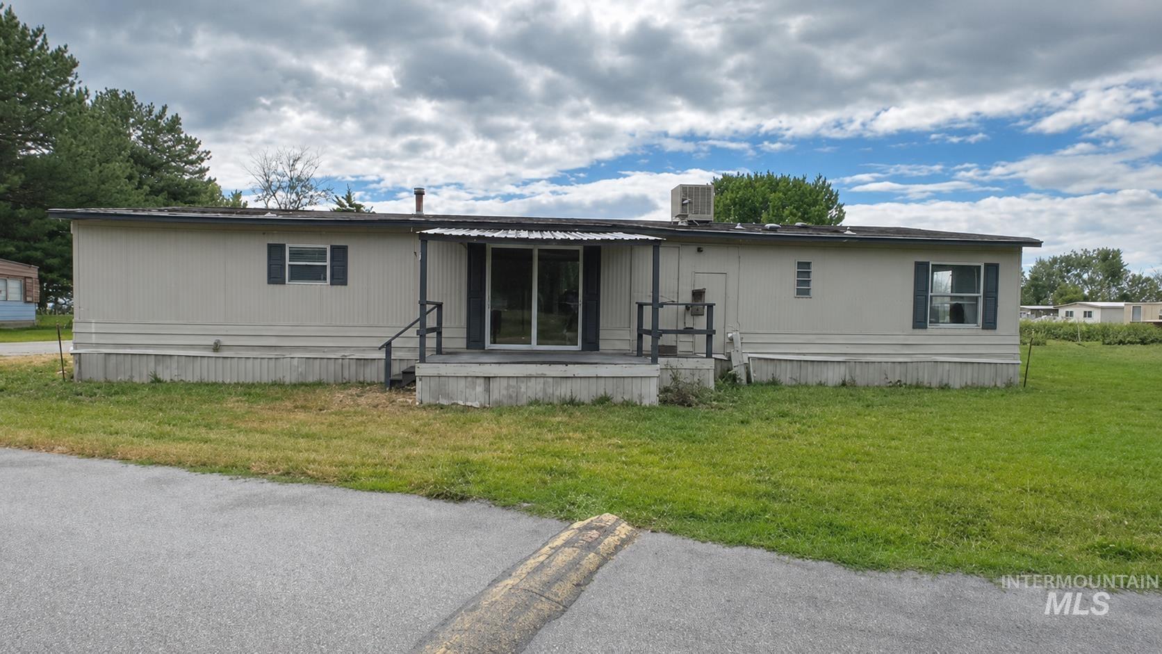 1200 Artesian Rd #15, Eagle, Idaho 83616, 3 Bedrooms, 2 Bathrooms, Residential For Sale, Price $65,000,MLS 98992006