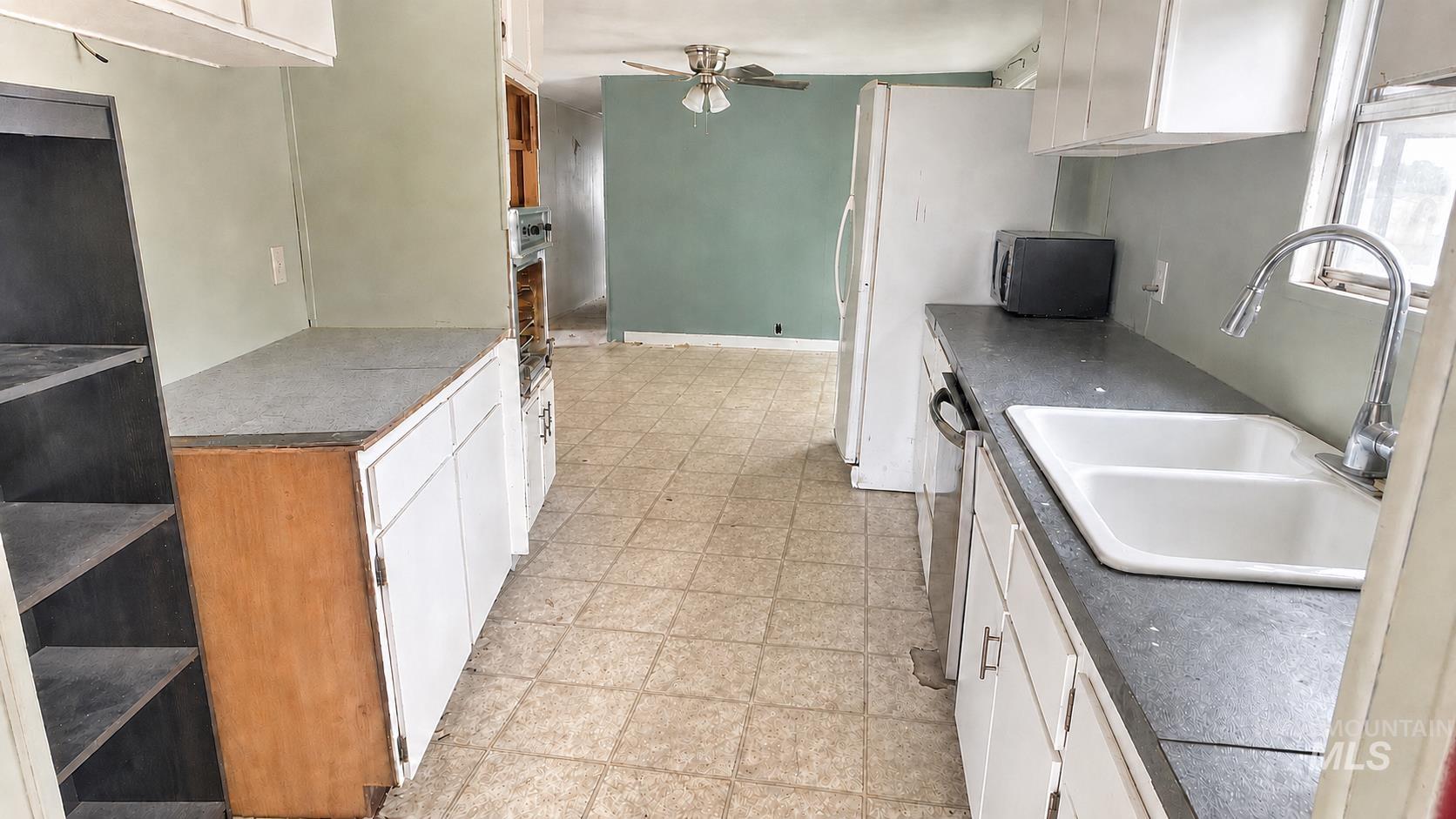 1200 Artesian Rd #15, Eagle, Idaho 83616, 3 Bedrooms, 2 Bathrooms, Residential For Sale, Price $65,000,MLS 98992006