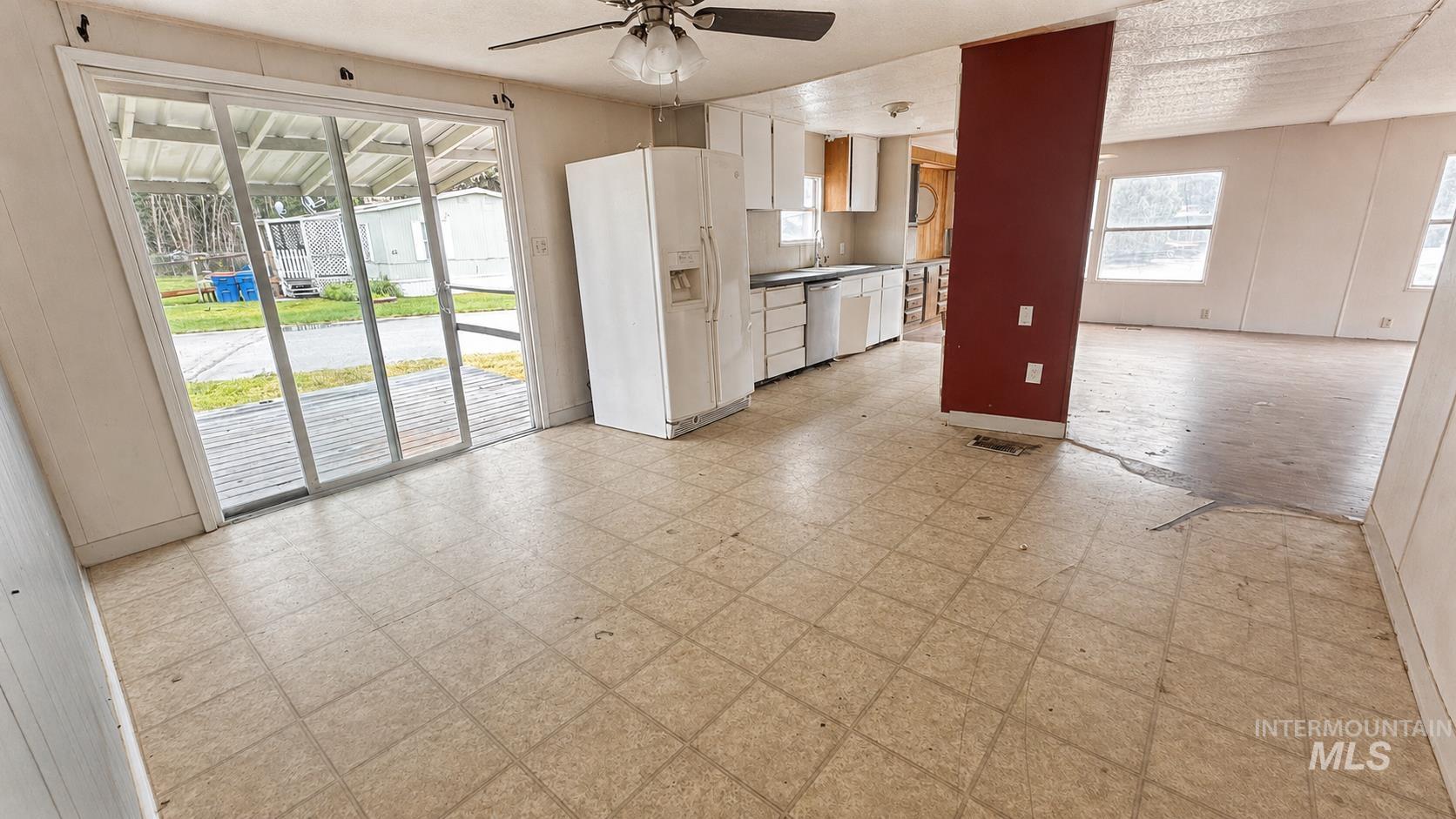 1200 Artesian Rd #15, Eagle, Idaho 83616, 3 Bedrooms, 2 Bathrooms, Residential For Sale, Price $65,000,MLS 98992006