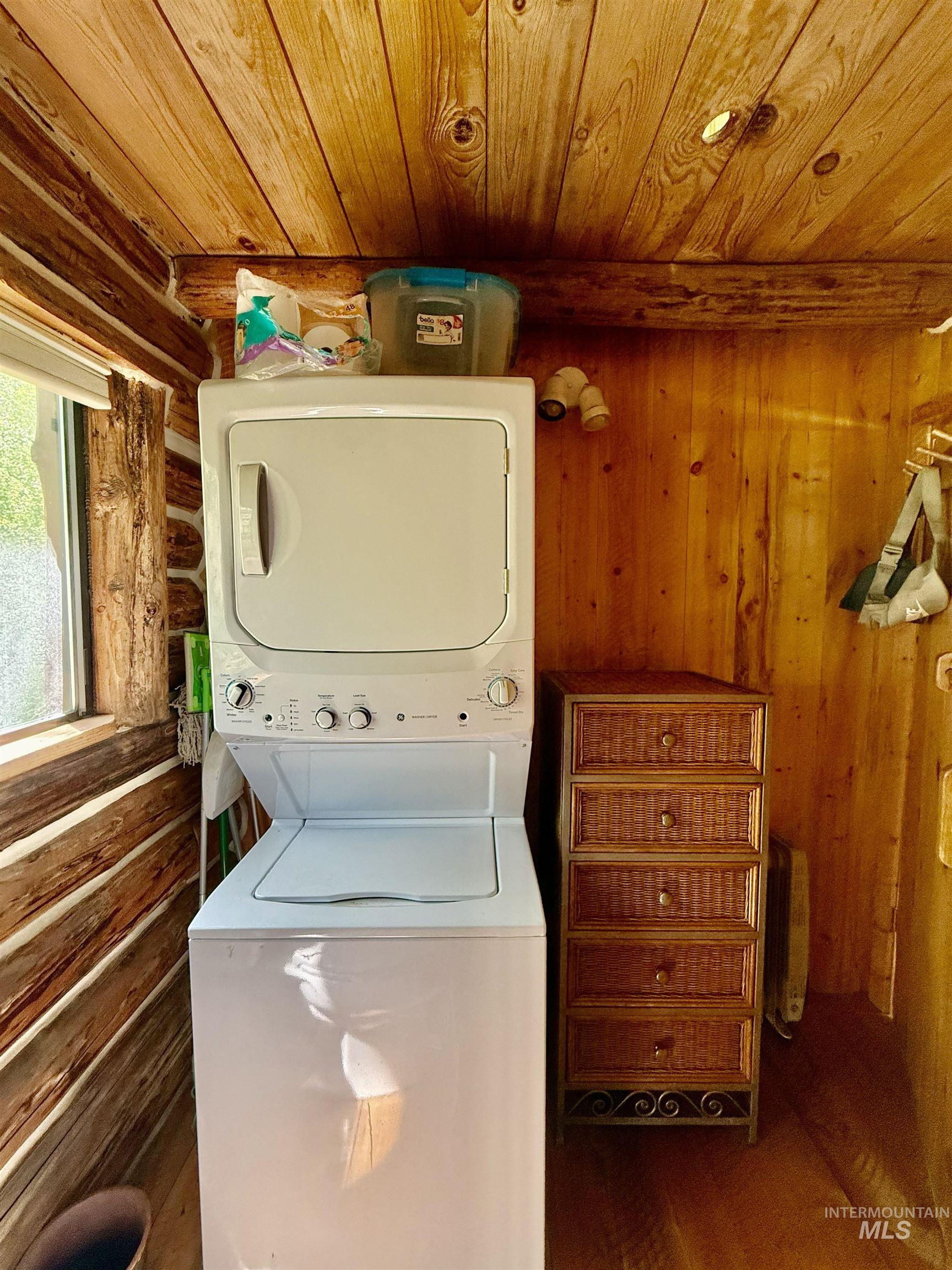 4299 North Fork, Outside City Limits, Idaho 83251, 2 Bedrooms, 2 Bathrooms, Residential For Sale, Price $795,000,MLS 98992007