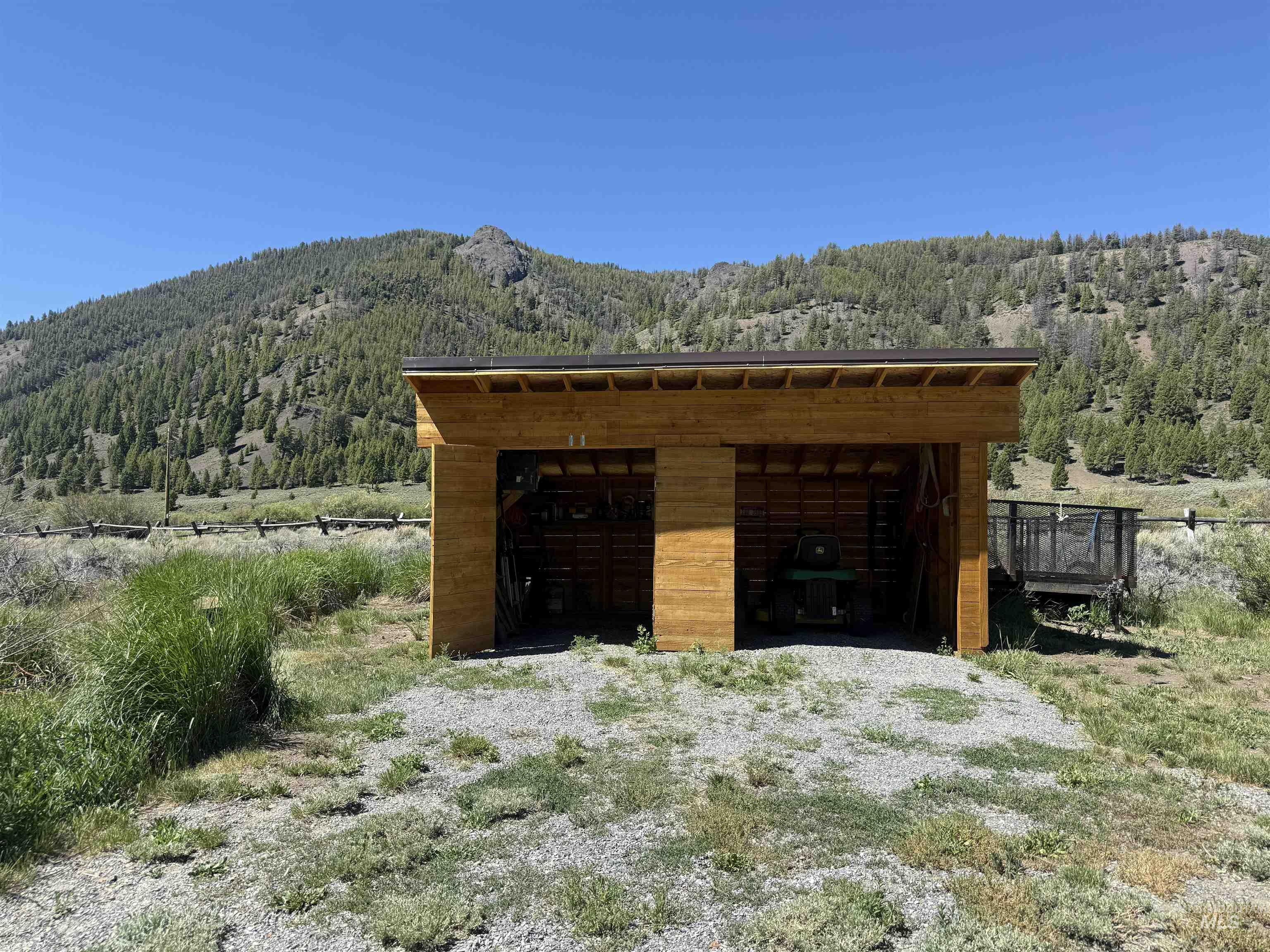4299 North Fork, Outside City Limits, Idaho 83251, 2 Bedrooms, 2 Bathrooms, Residential For Sale, Price $795,000,MLS 98992007