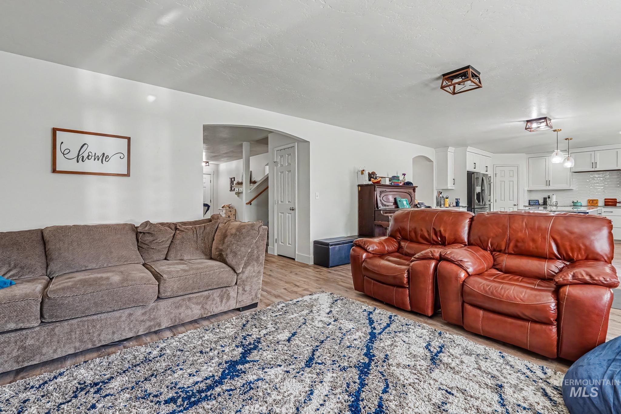 675 Gateway, Middleton, Idaho 83644, 5 Bedrooms, 2.5 Bathrooms, Residential For Sale, Price $579,900,MLS 98992010