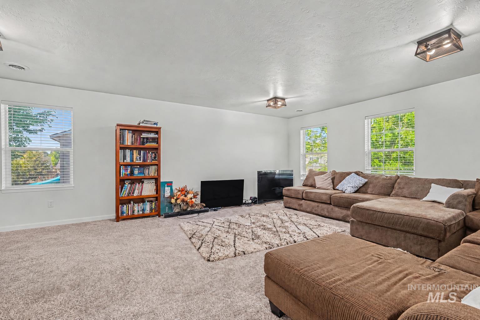 675 Gateway, Middleton, Idaho 83644, 5 Bedrooms, 2.5 Bathrooms, Residential For Sale, Price $579,900,MLS 98992010
