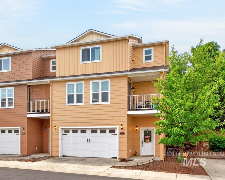 1337 Bristol Rd, Moscow, Idaho 83843, 2 Bedrooms, 2.5 Bathrooms, Residential For Sale, Price $325,000,MLS 98992011