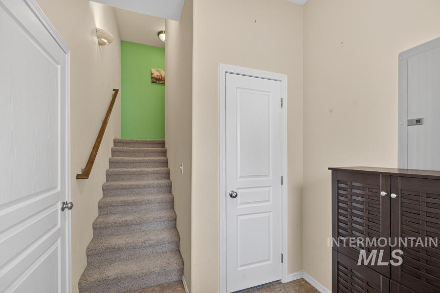 1337 Bristol Rd, Moscow, Idaho 83843, 2 Bedrooms, 2.5 Bathrooms, Residential For Sale, Price $325,000,MLS 98992011