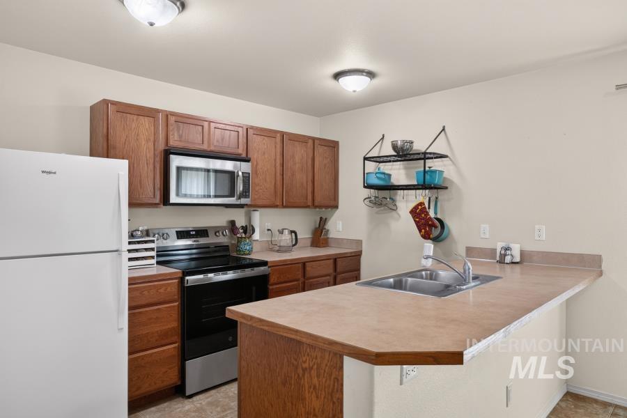 1337 Bristol Rd, Moscow, Idaho 83843, 2 Bedrooms, 2.5 Bathrooms, Residential For Sale, Price $325,000,MLS 98992011