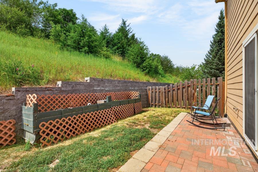 1337 Bristol Rd, Moscow, Idaho 83843, 2 Bedrooms, 2.5 Bathrooms, Residential For Sale, Price $325,000,MLS 98992011