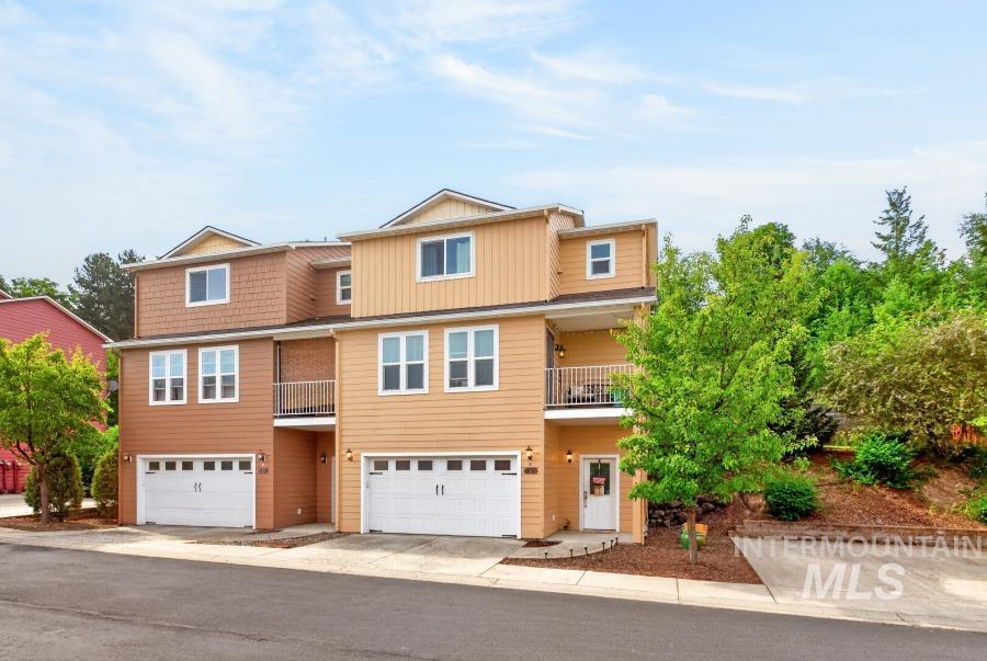 1337 Bristol Rd, Moscow, Idaho 83843, 2 Bedrooms, 2.5 Bathrooms, Residential For Sale, Price $325,000,MLS 98992011