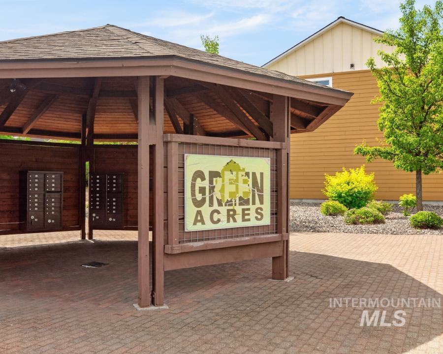 1337 Bristol Rd, Moscow, Idaho 83843, 2 Bedrooms, 2.5 Bathrooms, Residential For Sale, Price $325,000,MLS 98992011