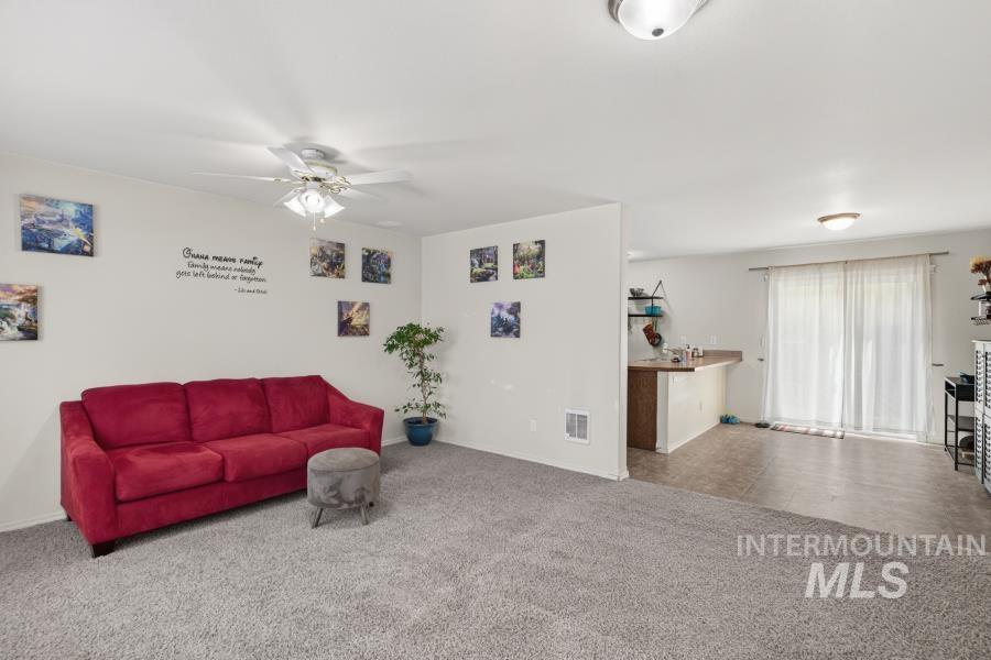1337 Bristol Rd, Moscow, Idaho 83843, 2 Bedrooms, 2.5 Bathrooms, Residential For Sale, Price $325,000,MLS 98992011