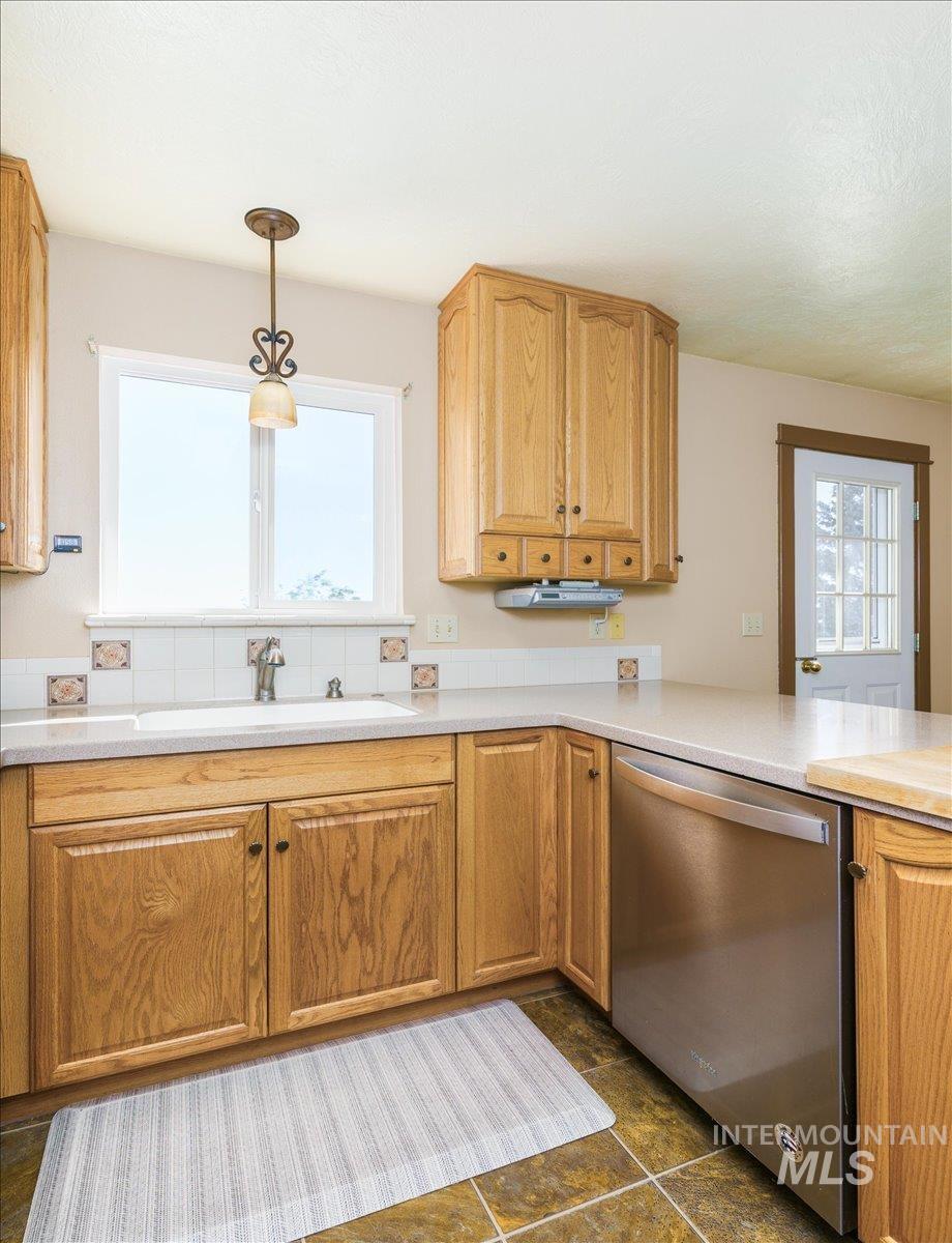1036 Camas Ln, Pocatello, Idaho 83204, 3 Bedrooms, 3 Bathrooms, Residential For Sale, Price $349,000, 98992014