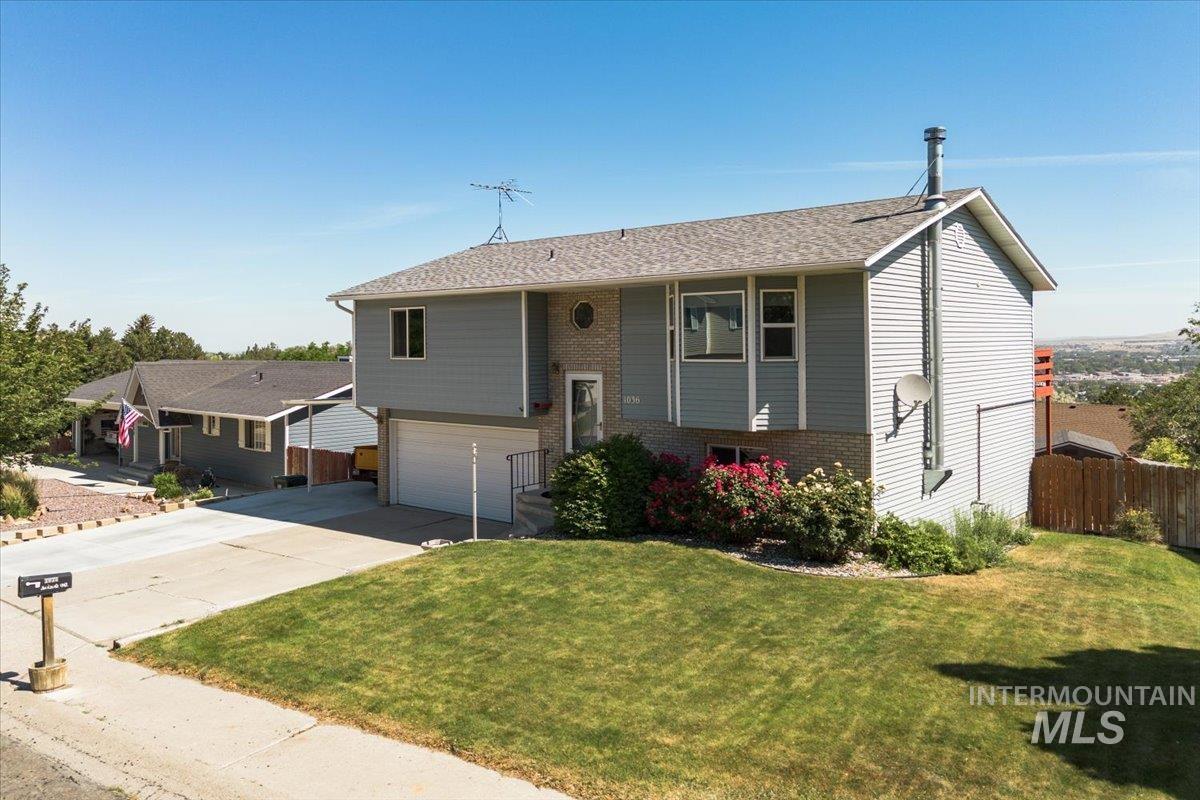 1036 Camas Ln, Pocatello, Idaho 83204, 3 Bedrooms, 3 Bathrooms, Residential For Sale, Price $349,000, 98992014
